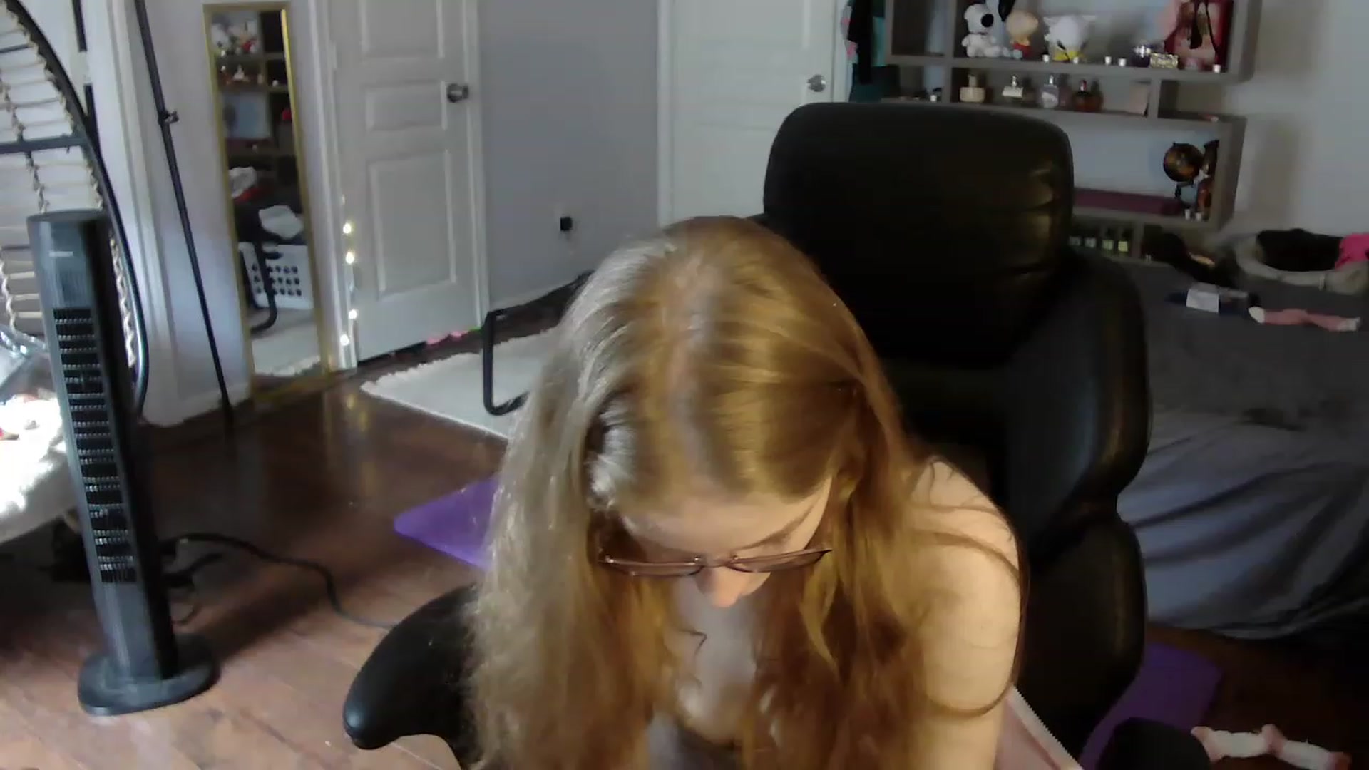 Gallery image thumbnail from Bunnydathug's myfreecams stream on, 06/24/2023, 16:35 image 17 of 20