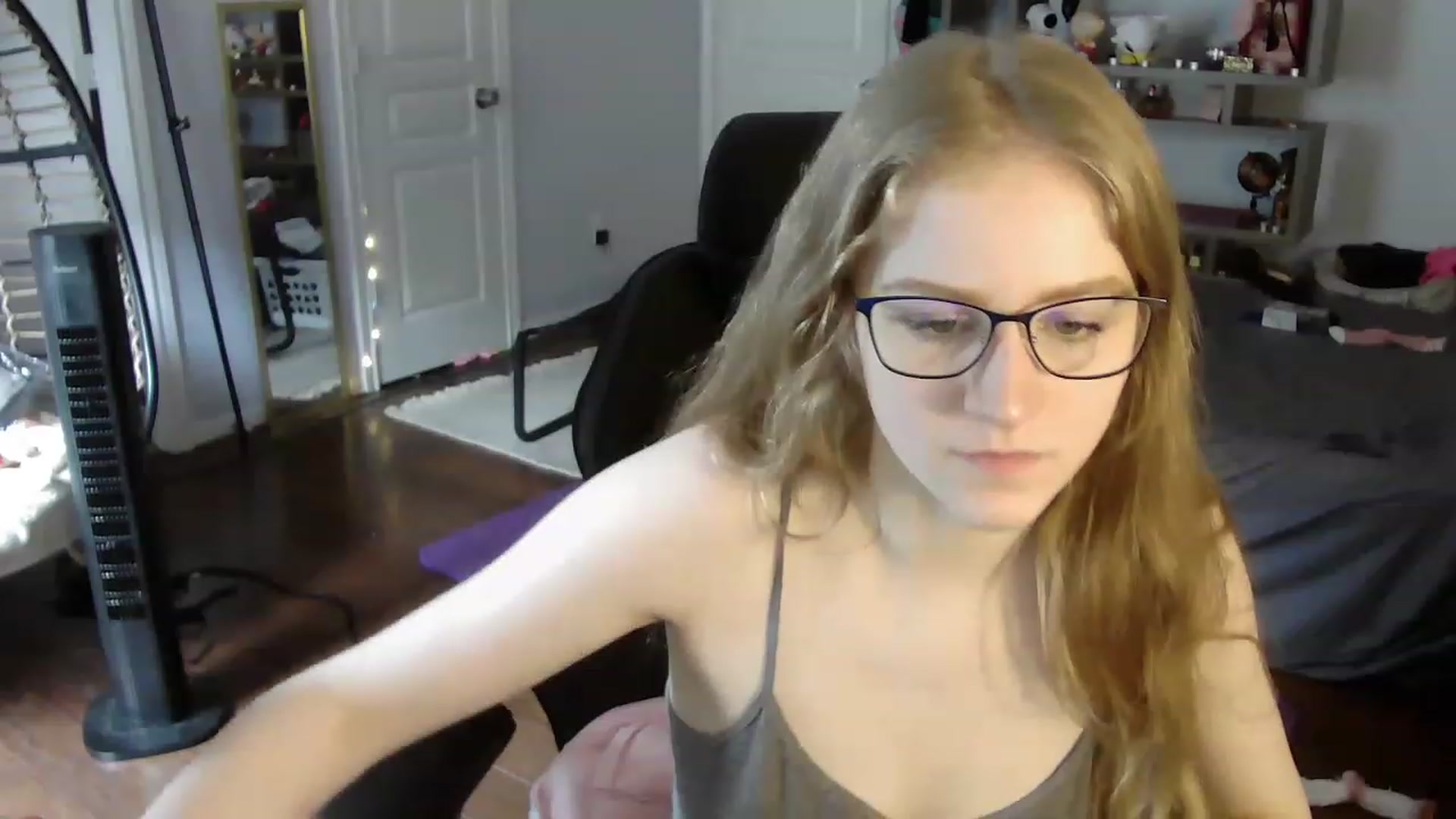 Gallery image thumbnail from Bunnydathug's myfreecams stream on, 06/24/2023, 16:35 image 8 of 20