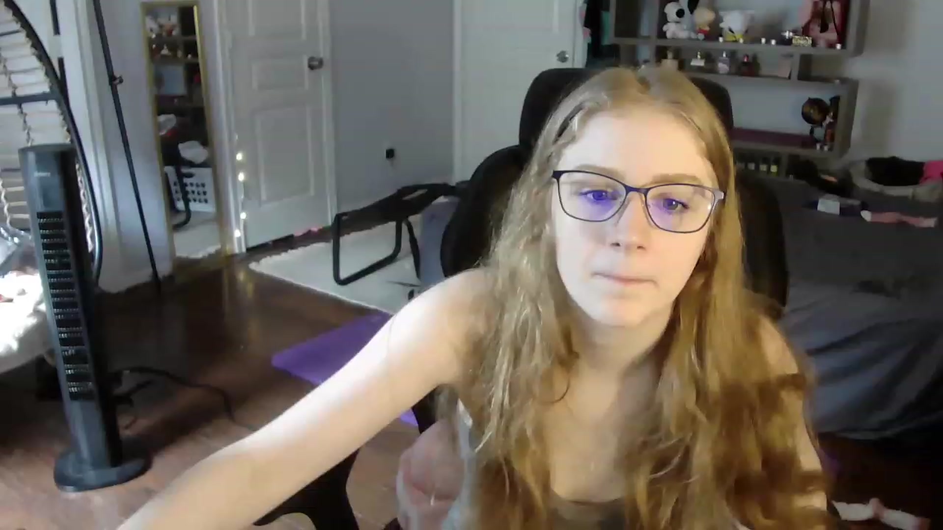 Gallery image thumbnail from Bunnydathug's myfreecams stream on, 06/24/2023, 16:35 image 6 of 20