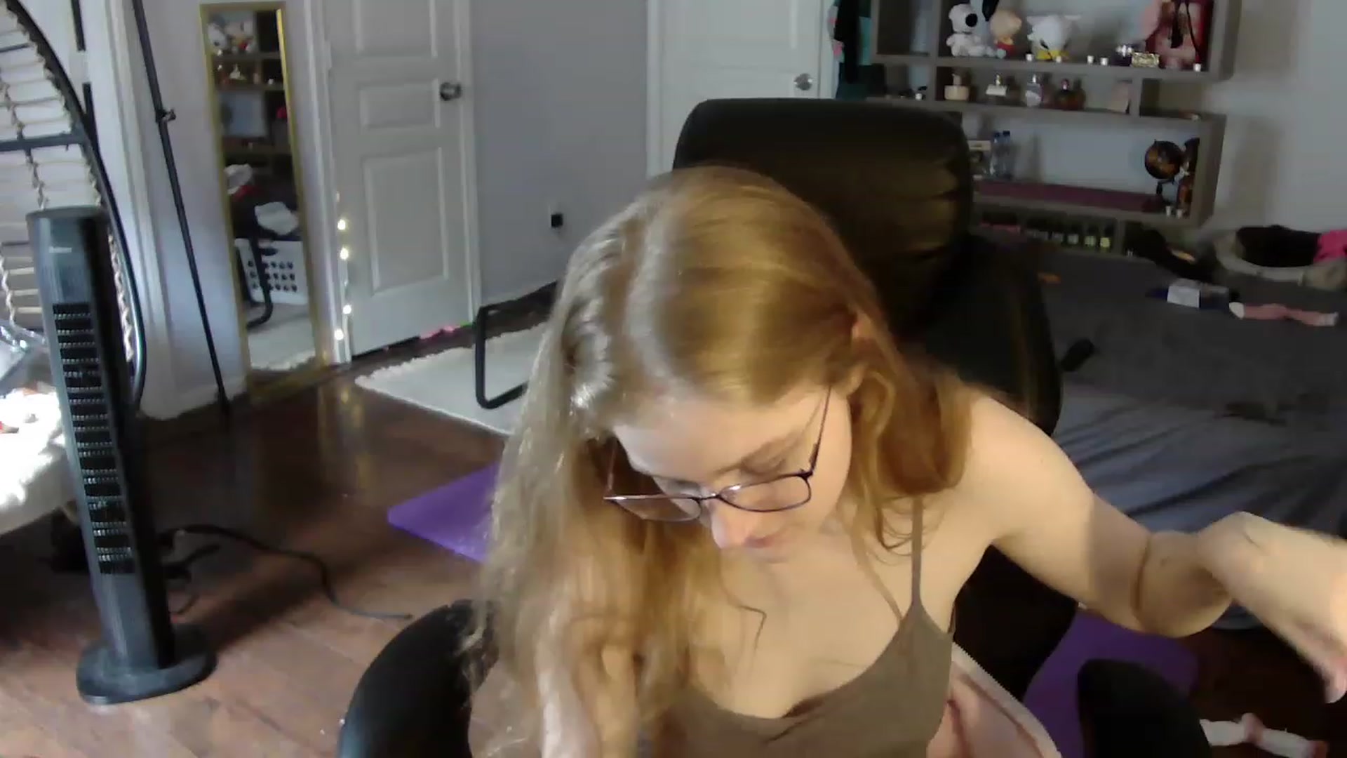 Gallery image thumbnail from Bunnydathug's myfreecams stream on, 06/24/2023, 16:35 image 11 of 20