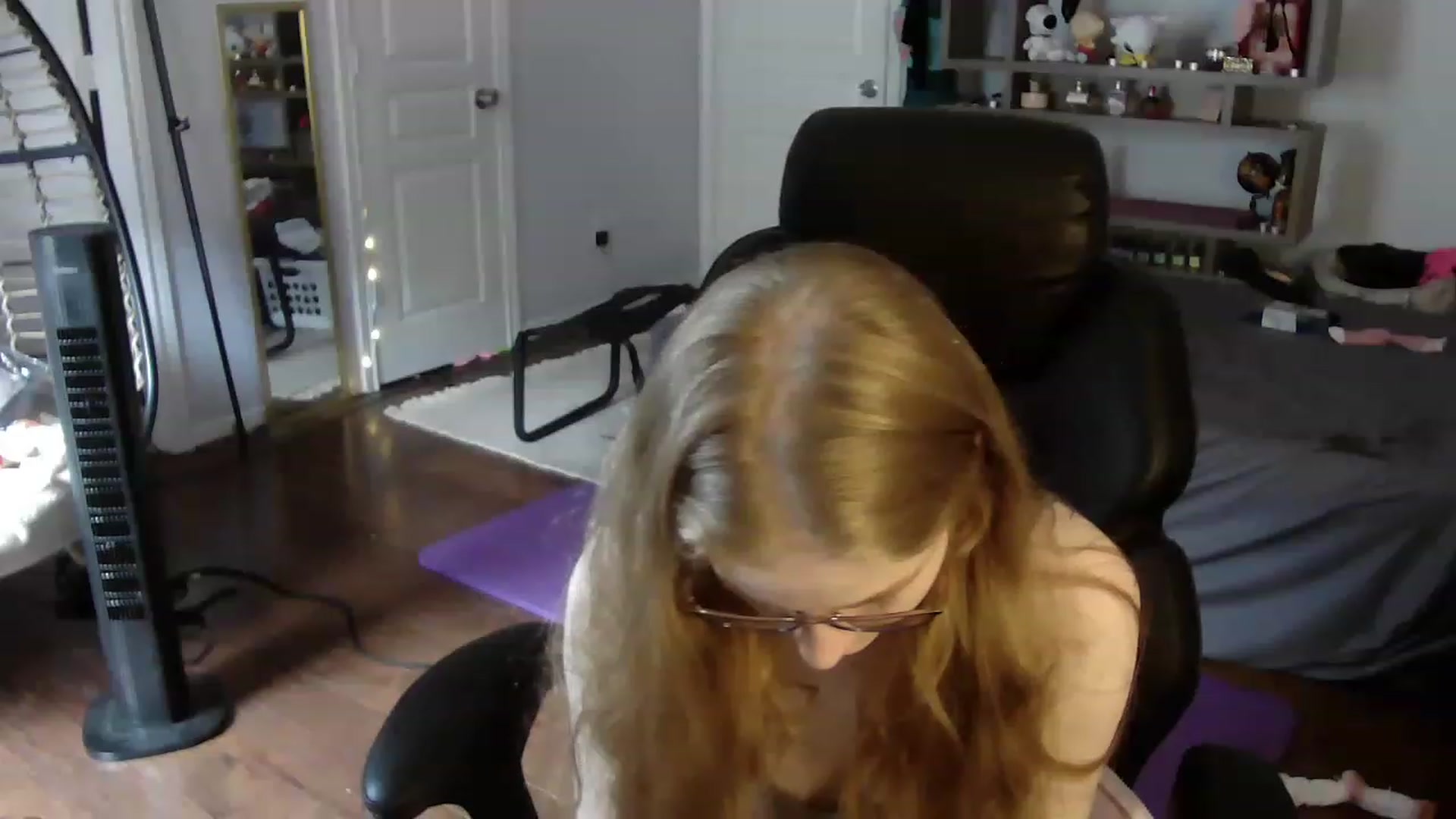 Gallery image thumbnail from Bunnydathug's myfreecams stream on, 06/24/2023, 16:35 image 16 of 20
