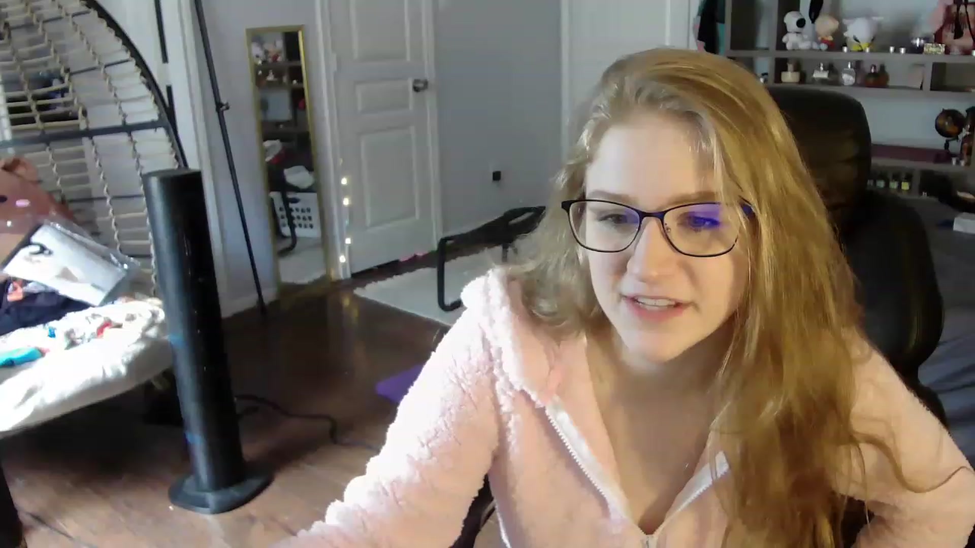 Gallery image thumbnail from Bunnydathug's myfreecams stream on, 06/24/2023, 17:32 image 14 of 20