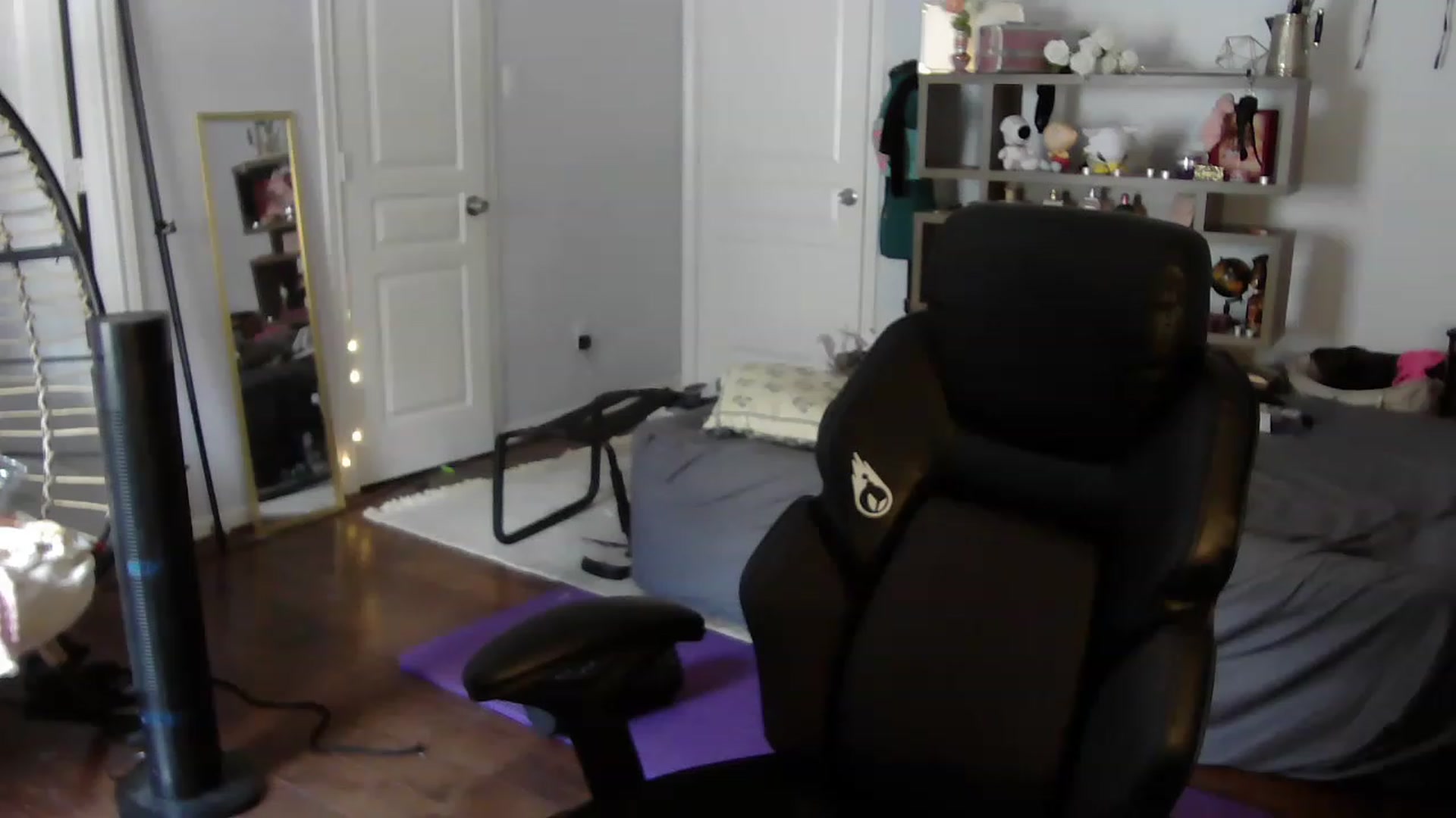 Gallery image thumbnail from Bunnydathug's myfreecams stream on, 06/24/2023, 19:07 image 9 of 20