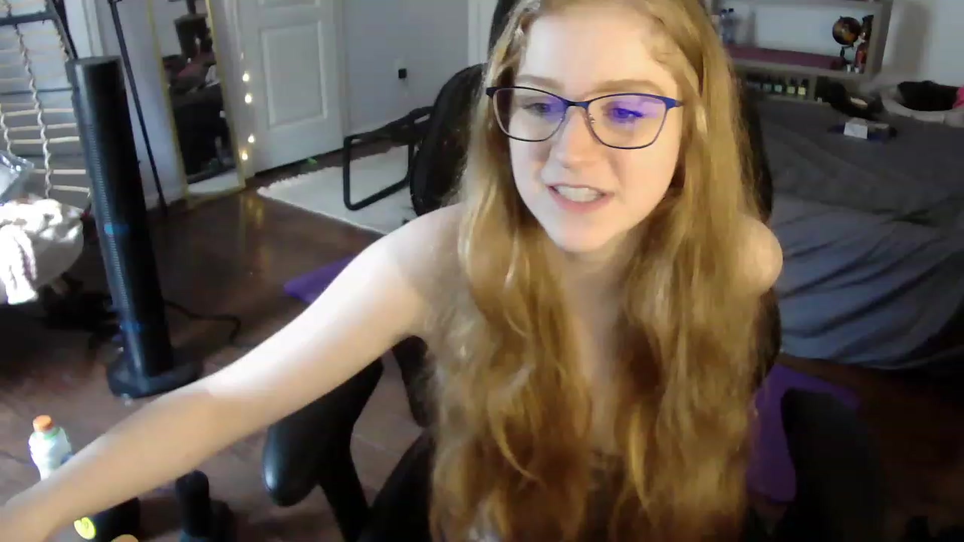 Gallery image thumbnail from Bunnydathug's myfreecams stream on, 06/24/2023, 19:07 image 5 of 20