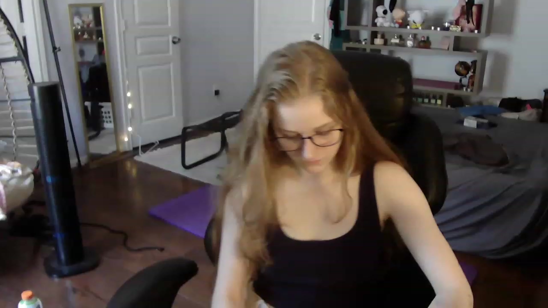 Gallery image thumbnail from Bunnydathug's myfreecams stream on, 06/25/2023, 20:38 image 12 of 20