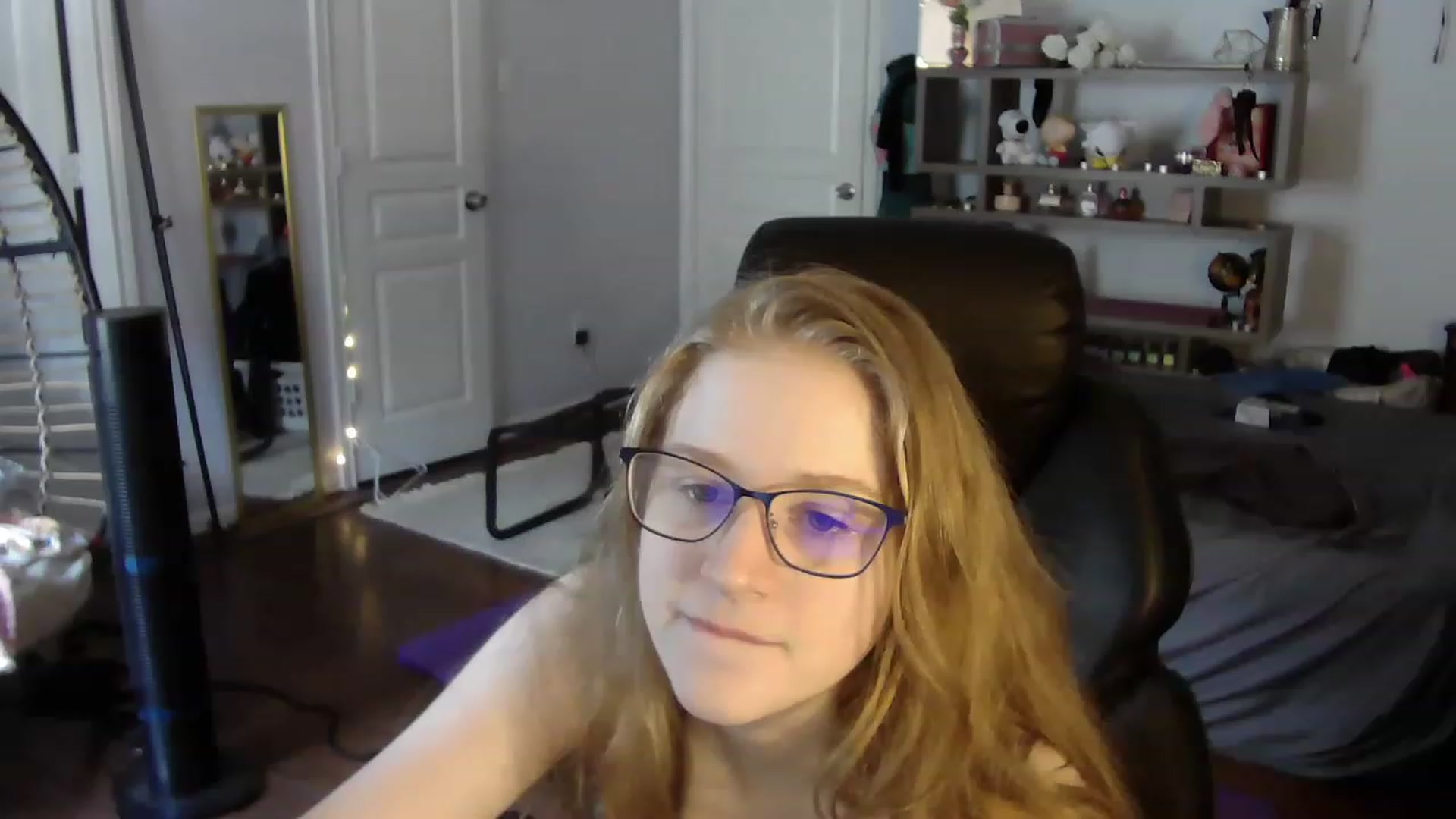 Gallery image thumbnail from Bunnydathug's myfreecams stream on, 06/25/2023, 20:38 image 4 of 20