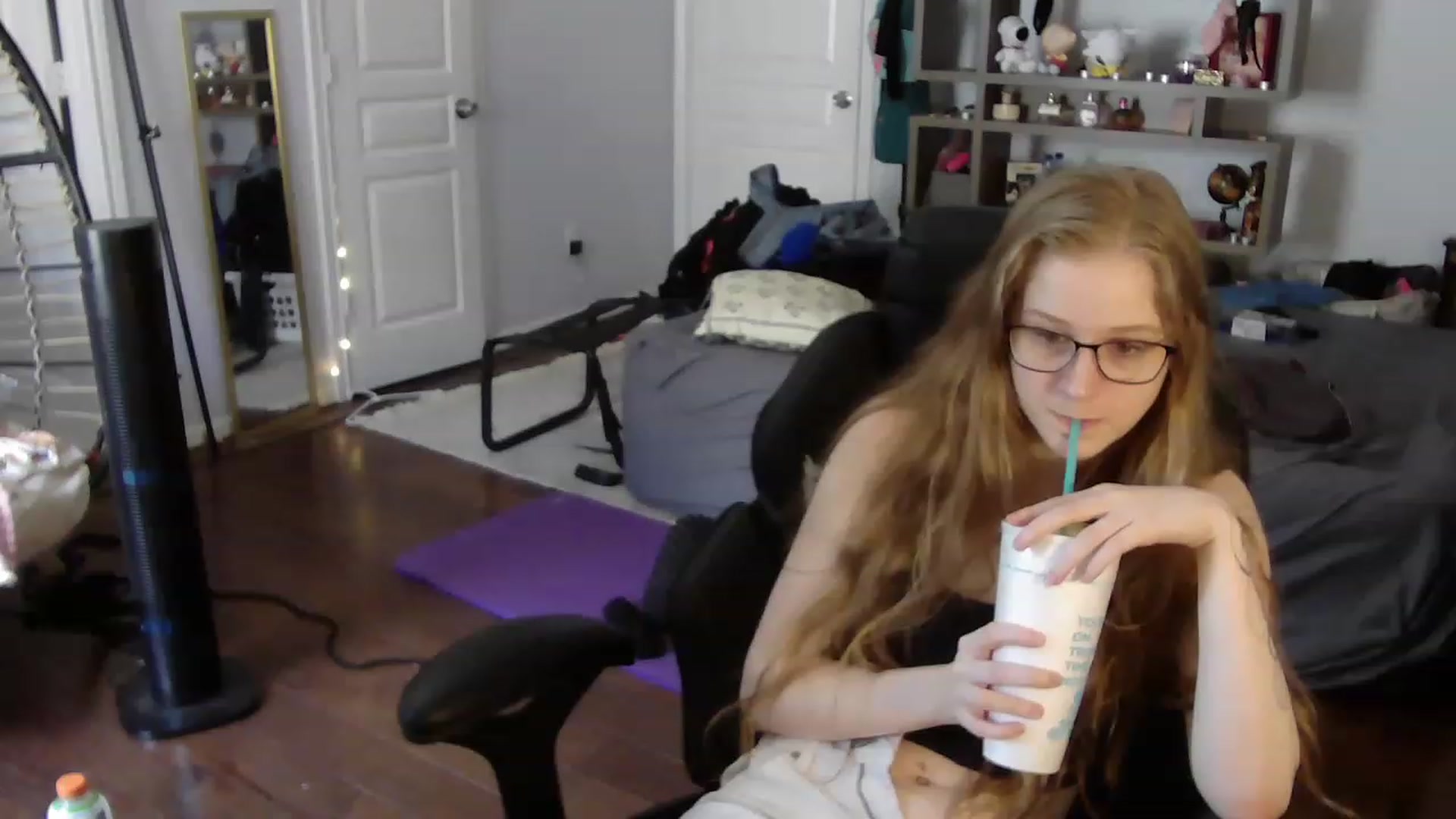 Gallery image thumbnail from Bunnydathug's myfreecams stream on, 06/25/2023, 20:38 image 15 of 20