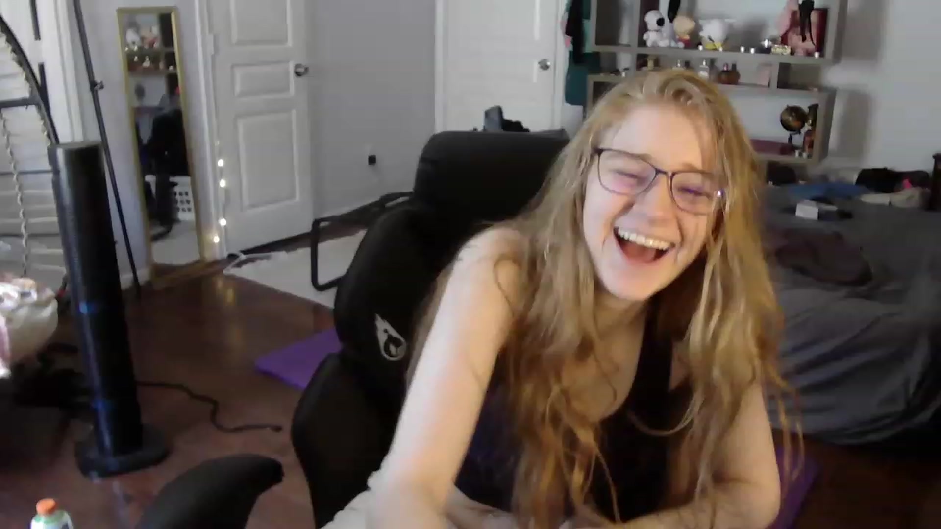 Gallery image thumbnail from Bunnydathug's myfreecams stream on, 06/25/2023, 20:38 image 17 of 20