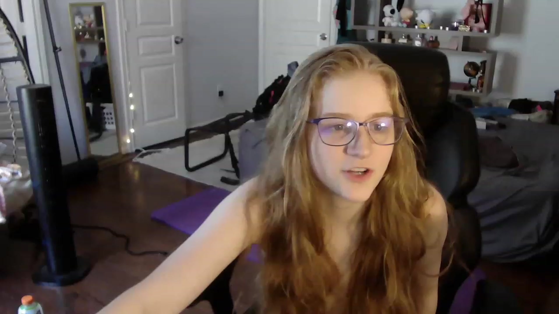 Gallery image thumbnail from Bunnydathug's myfreecams stream on, 06/25/2023, 22:18 image 6 of 20