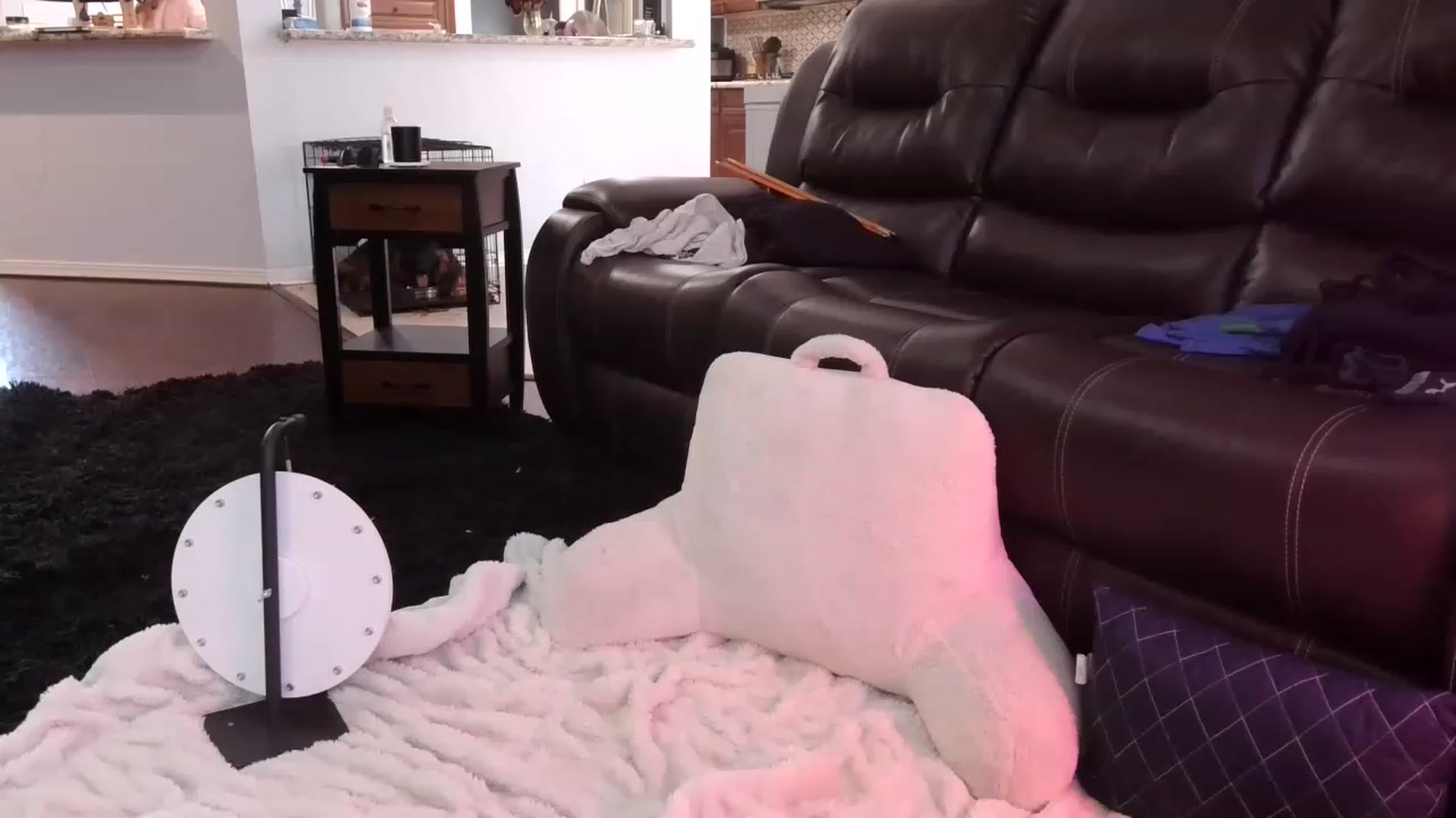 Gallery image thumbnail from Bunnydathug's myfreecams stream on, 06/27/2023, 15:43 image 17 of 20