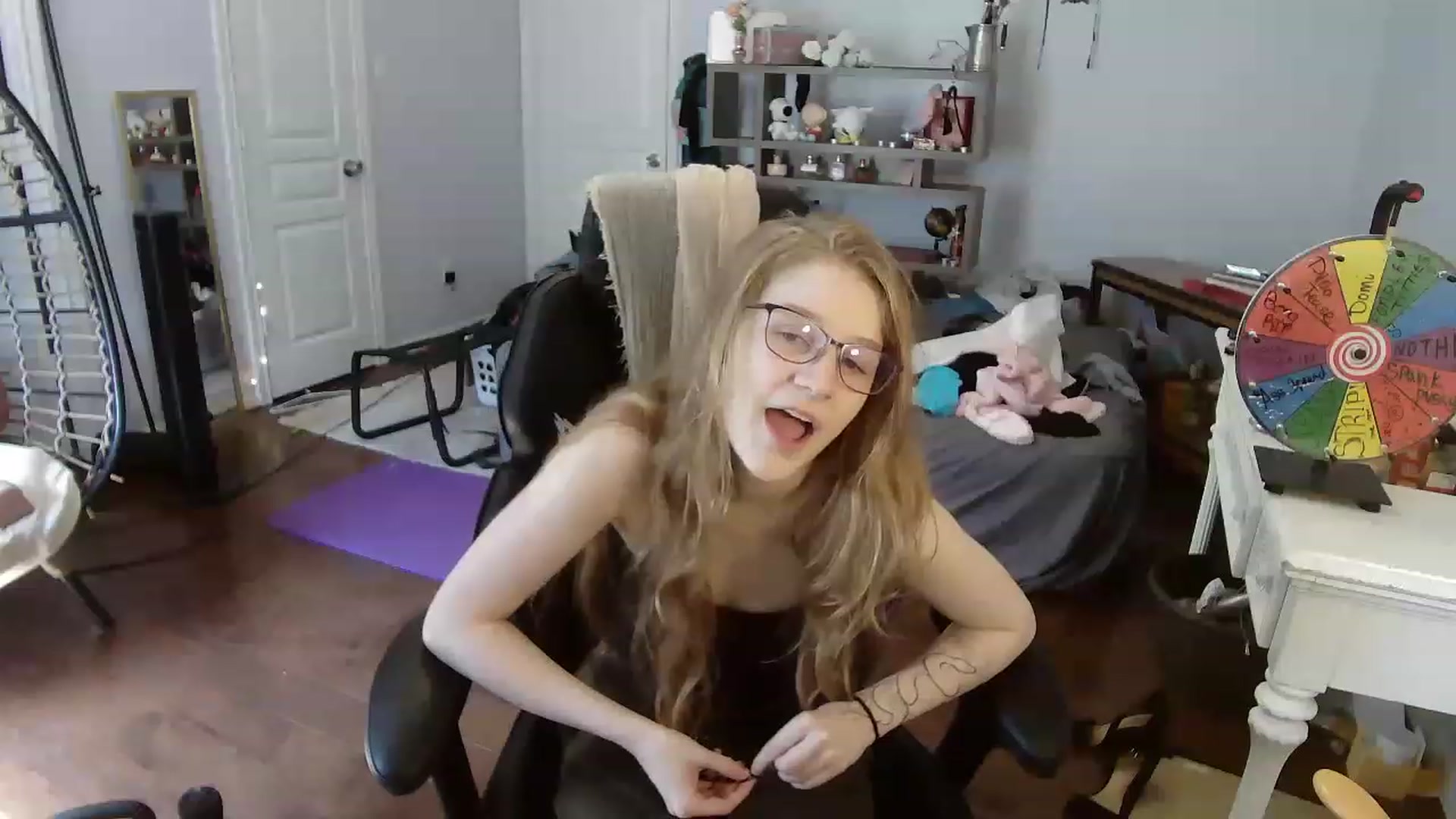 Gallery image thumbnail from Bunnydathug's myfreecams stream on, 06/29/2023, 17:40 image 12 of 20