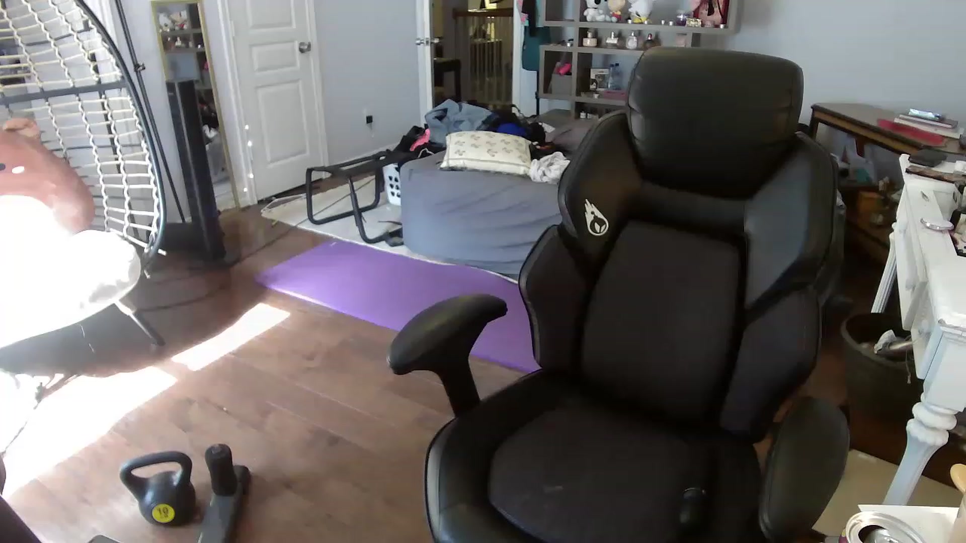 Gallery image thumbnail from Bunnydathug's myfreecams stream on, 06/29/2023, 17:40 image 7 of 20