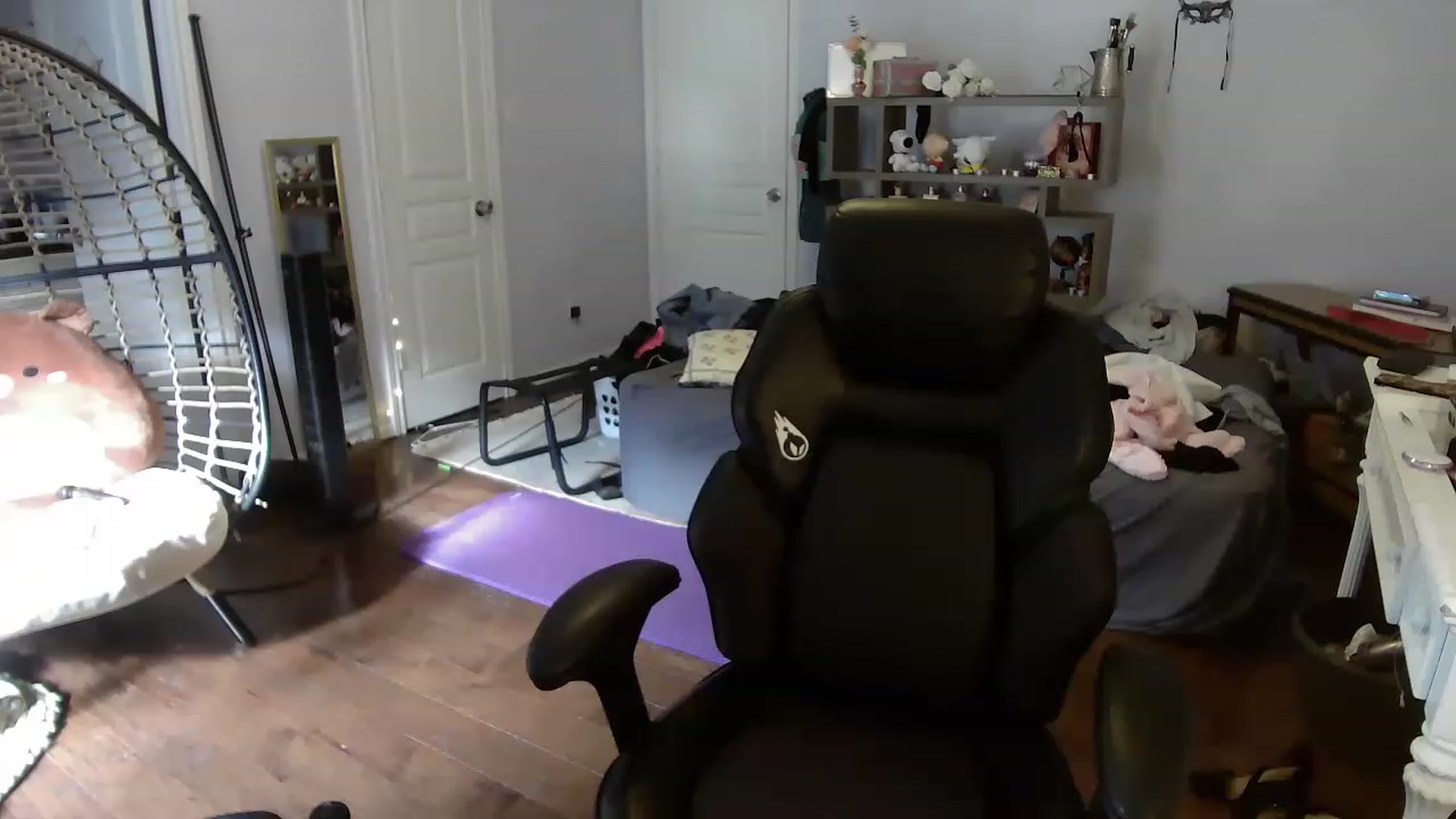 Gallery image thumbnail from Bunnydathug's myfreecams stream on, 06/29/2023, 17:40 image 5 of 20