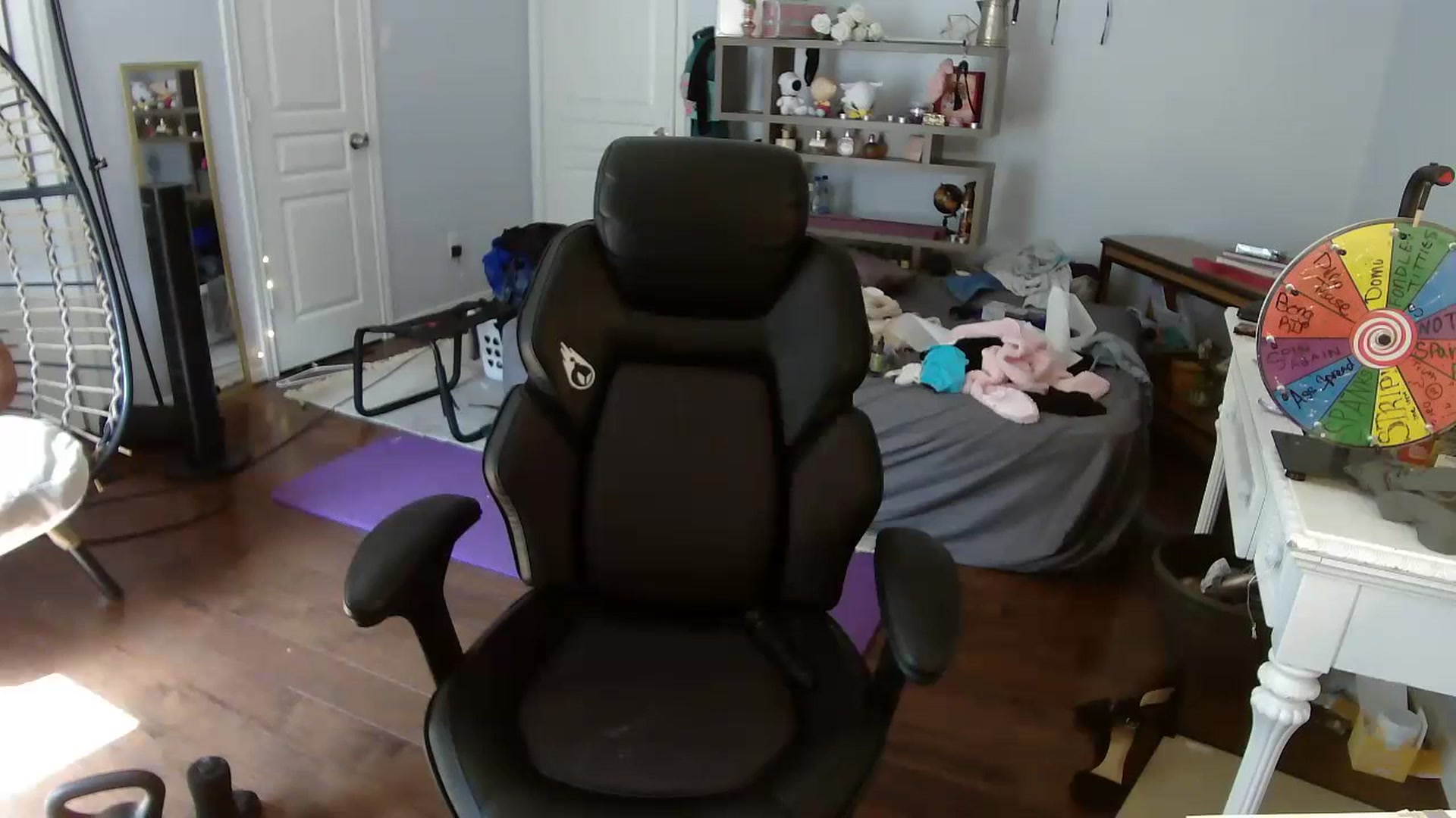Gallery image thumbnail from Bunnydathug's myfreecams stream on, 06/30/2023, 15:37 image 7 of 20