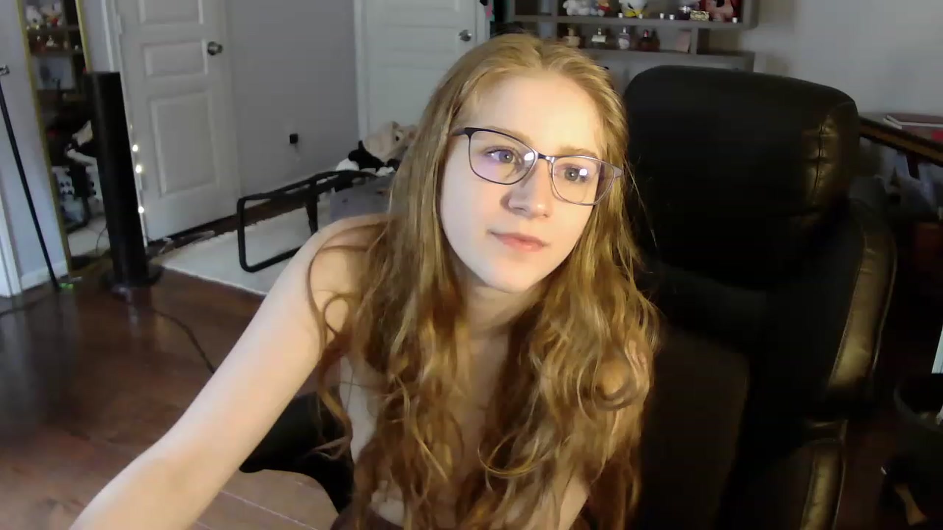 Gallery image thumbnail from Bunnydathug's myfreecams stream on, 07/05/2023, 21:29 image 5 of 20