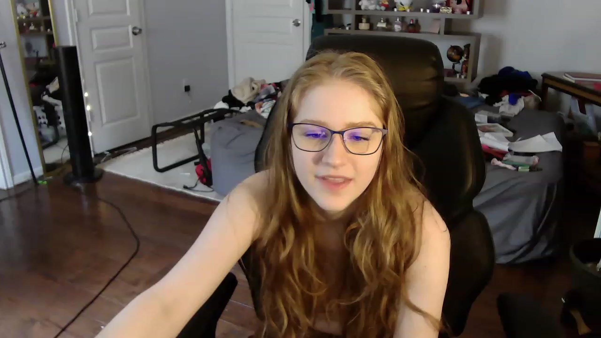 Gallery image thumbnail from Bunnydathug's myfreecams stream on, 07/05/2023, 21:29 image 6 of 20
