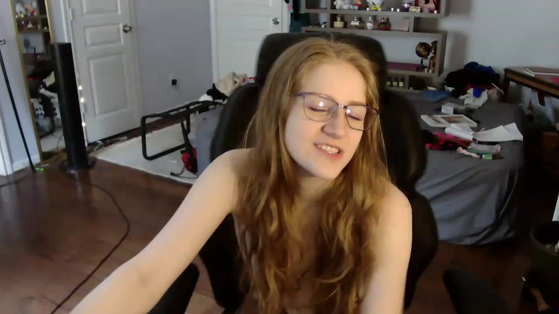 Gallery image thumbnail from Bunnydathug's myfreecams stream on, 07/05/2023, 21:29 image 8 of 20