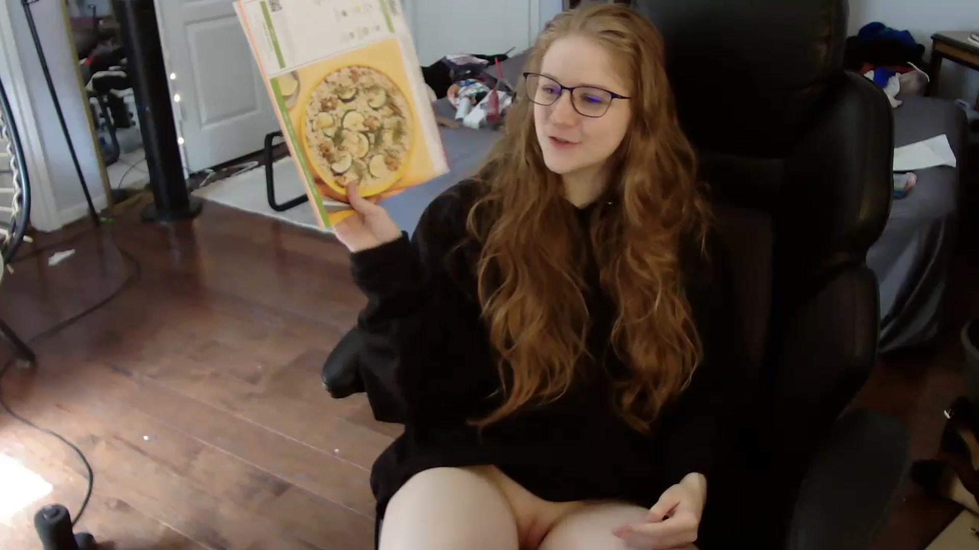 Gallery image thumbnail from Bunnydathug's myfreecams stream on, 07/06/2023, 16:03 image 3 of 20