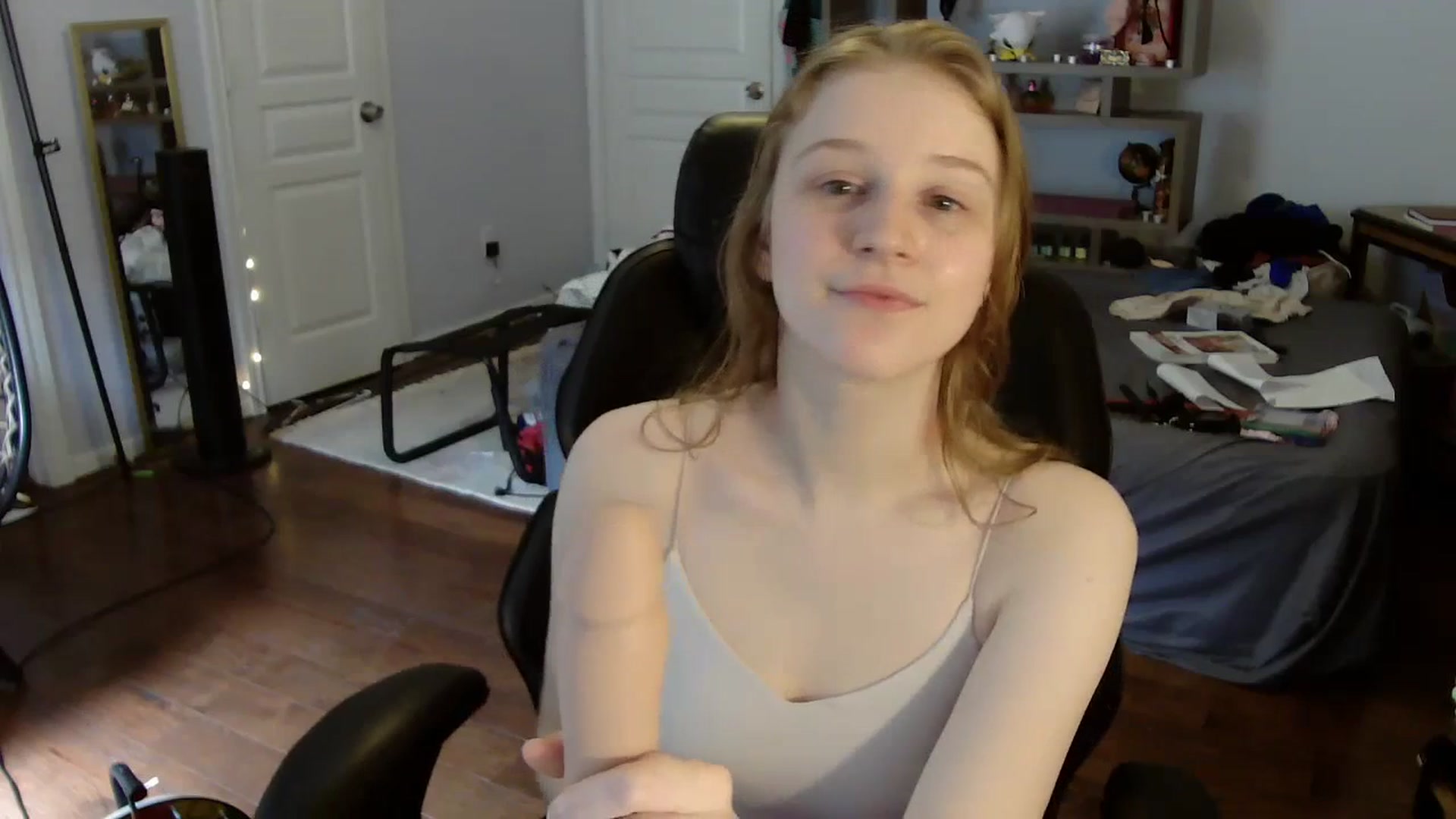 Gallery image thumbnail from Bunnydathug's myfreecams stream on, 07/07/2023, 17:38 image 6 of 20