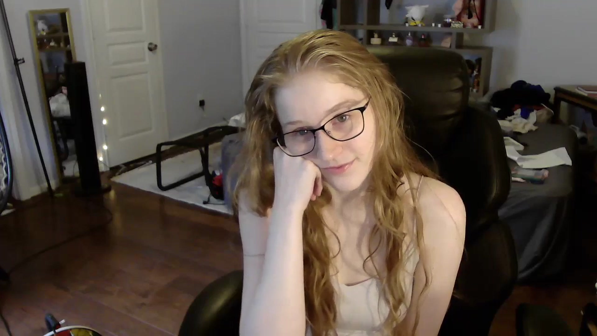 Gallery image thumbnail from Bunnydathug's myfreecams stream on, 07/07/2023, 17:38 image 12 of 20