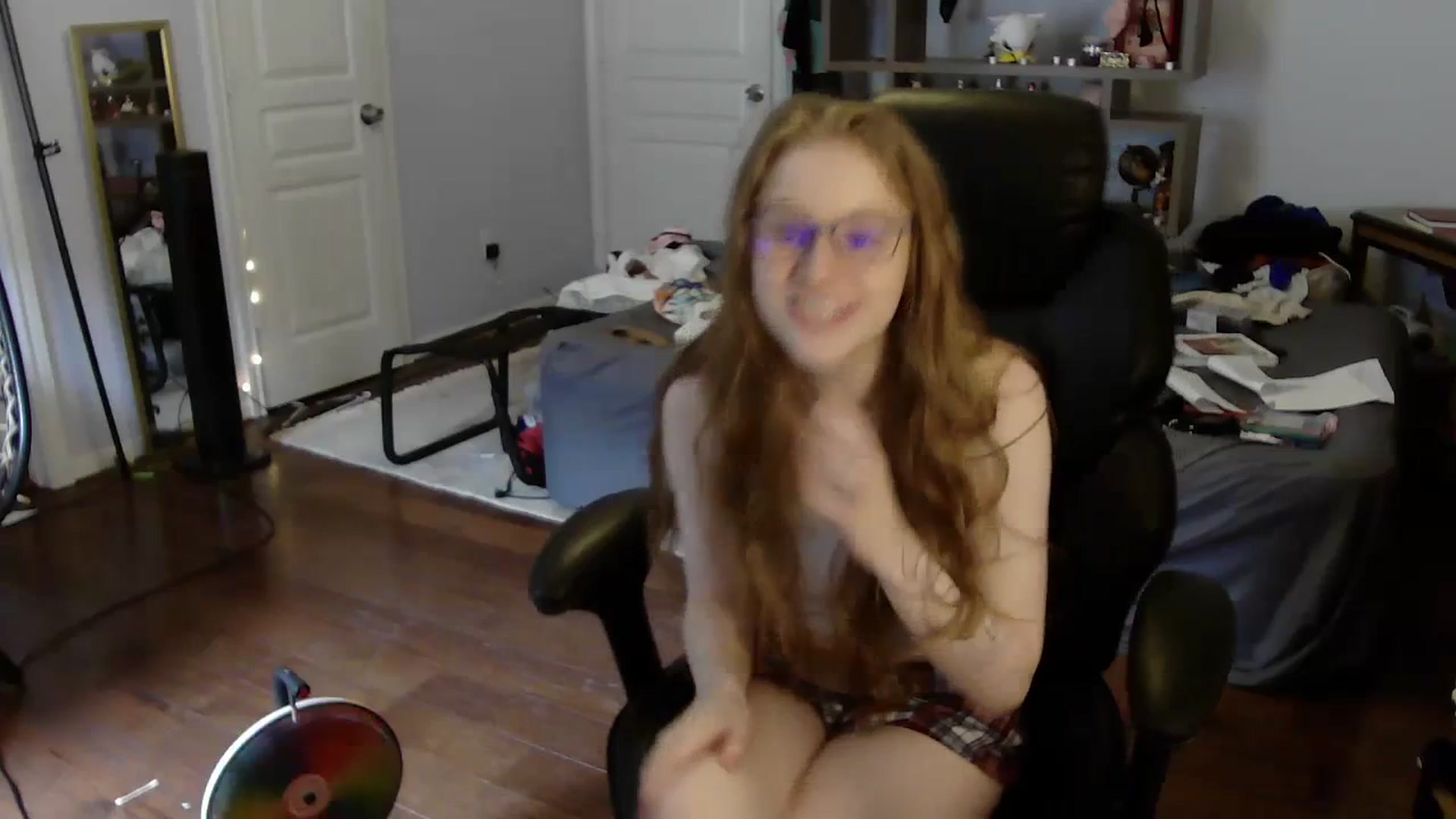 Gallery image thumbnail from Bunnydathug's myfreecams stream on, 07/07/2023, 18:01 image 3 of 20