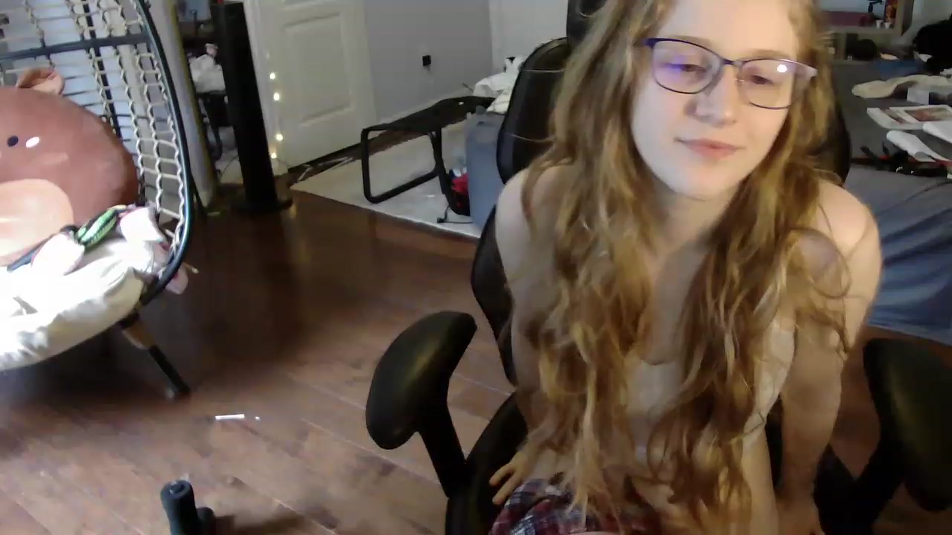 Gallery image thumbnail from Bunnydathug's myfreecams stream on, 07/07/2023, 19:37 image 14 of 20