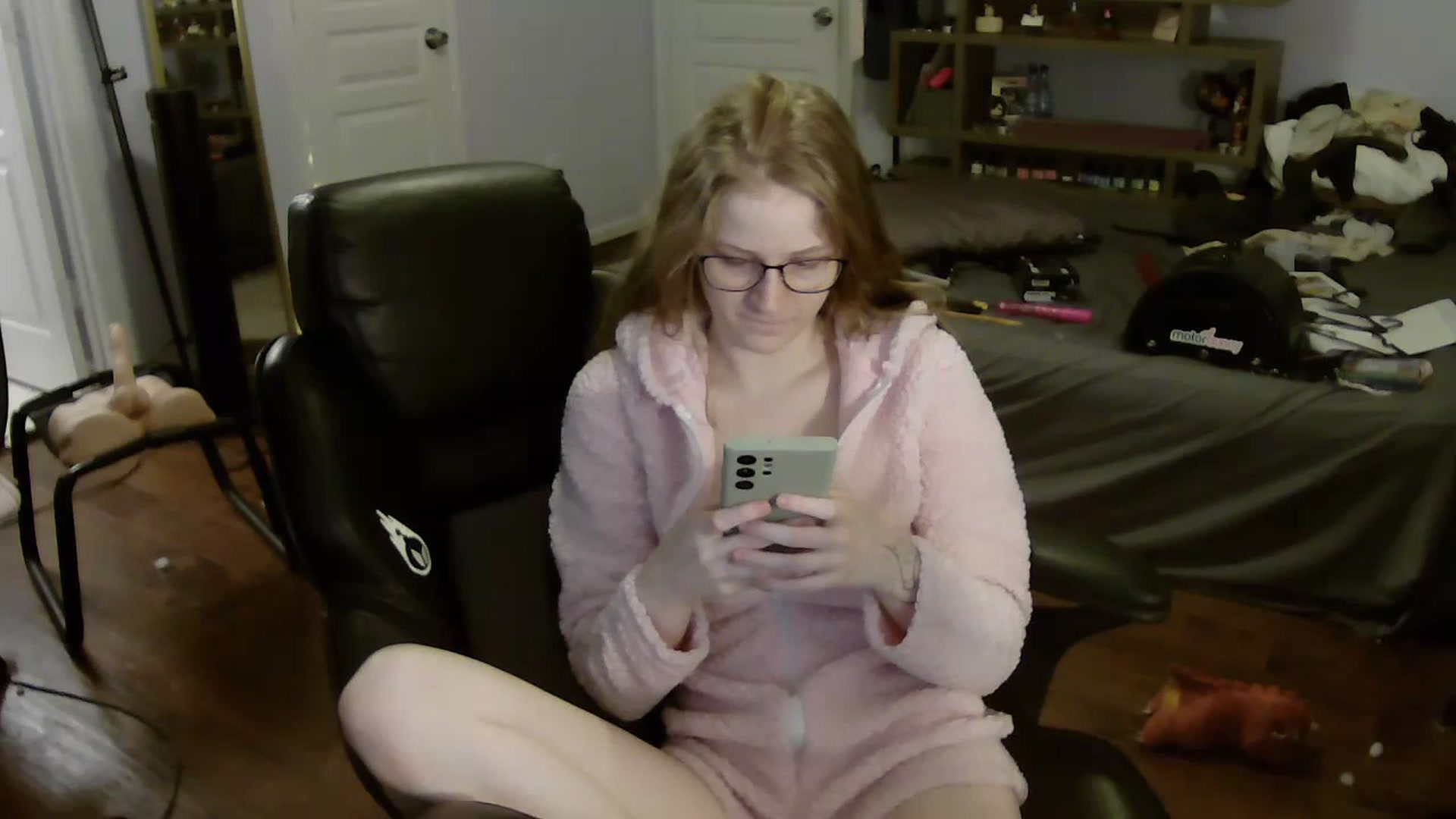 Gallery image thumbnail from Bunnydathug's myfreecams stream on, 07/10/2023, 11:26 image 8 of 20
