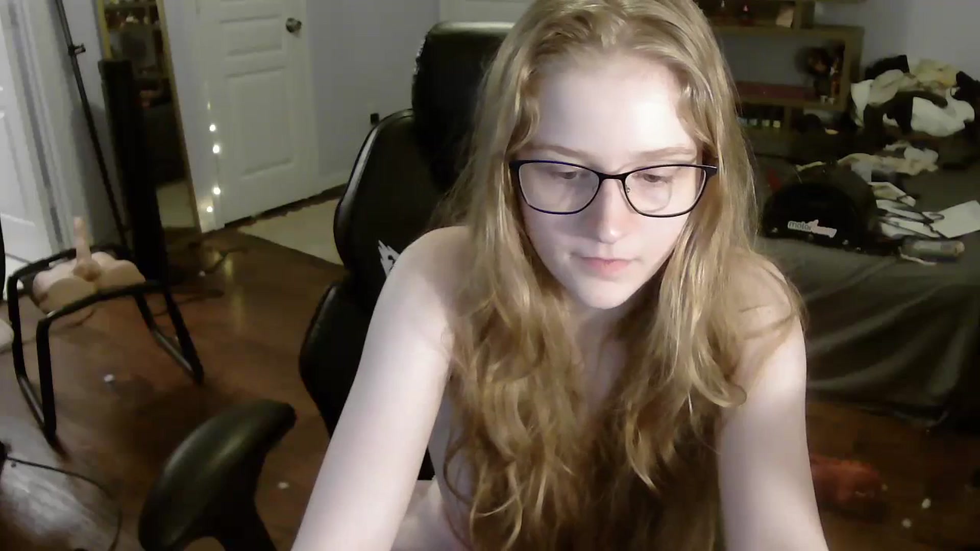 Gallery image thumbnail from Bunnydathug's myfreecams stream on, 07/10/2023, 11:26 image 10 of 20
