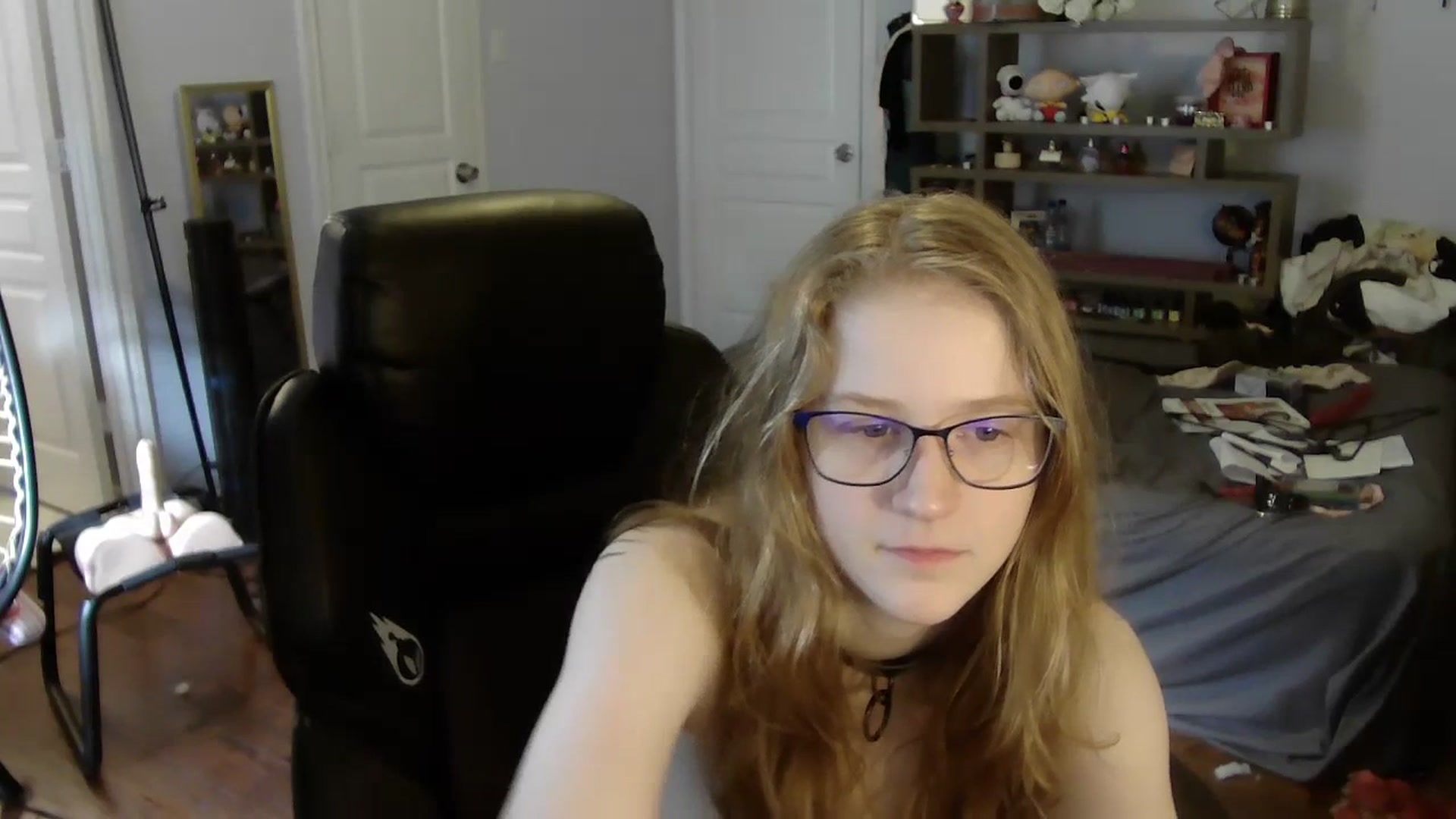 Gallery image thumbnail from Bunnydathug's myfreecams stream on, 07/10/2023, 15:05 image 2 of 20