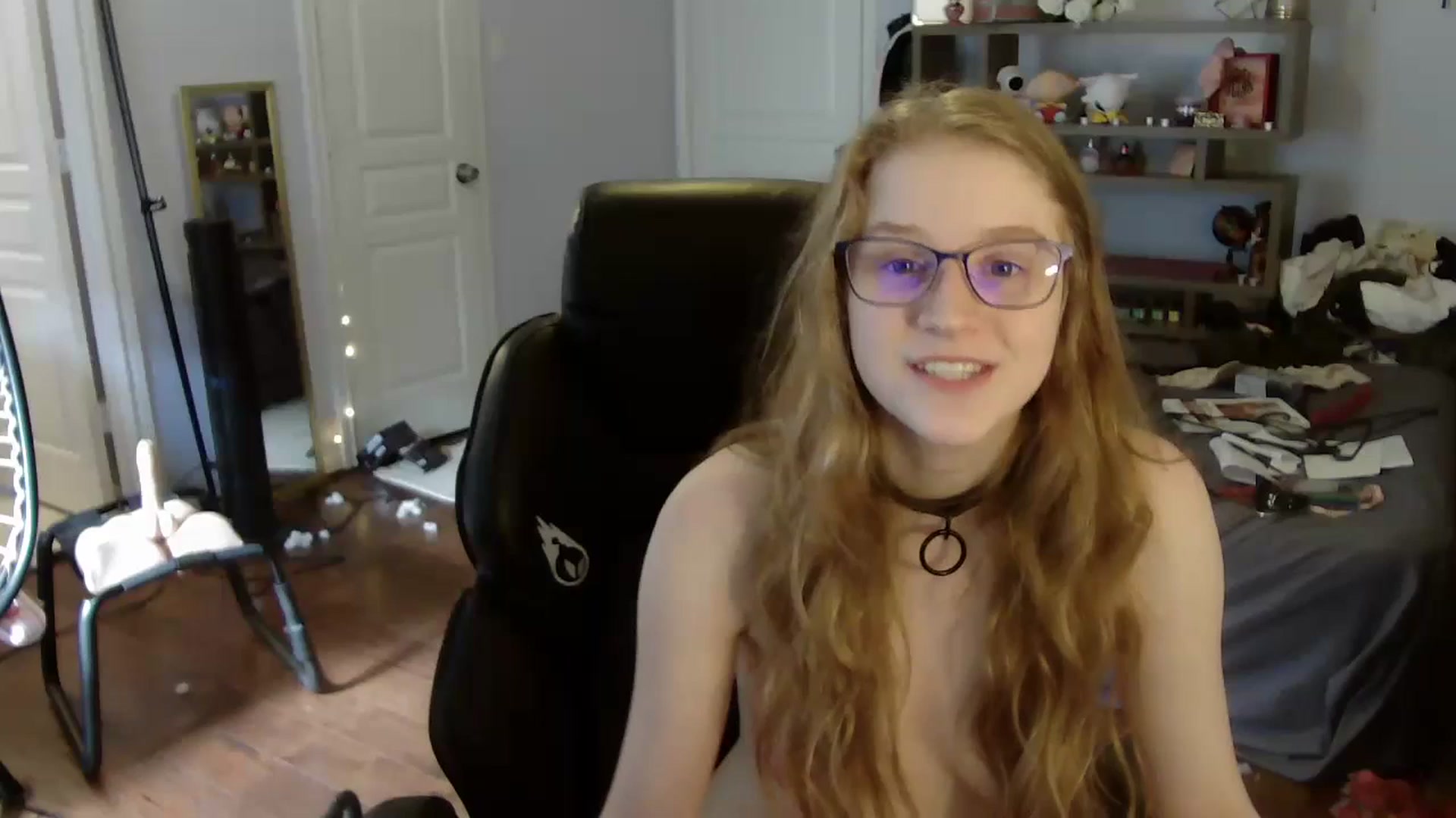 Gallery image thumbnail from Bunnydathug's myfreecams stream on, 07/10/2023, 15:05 image 1 of 20