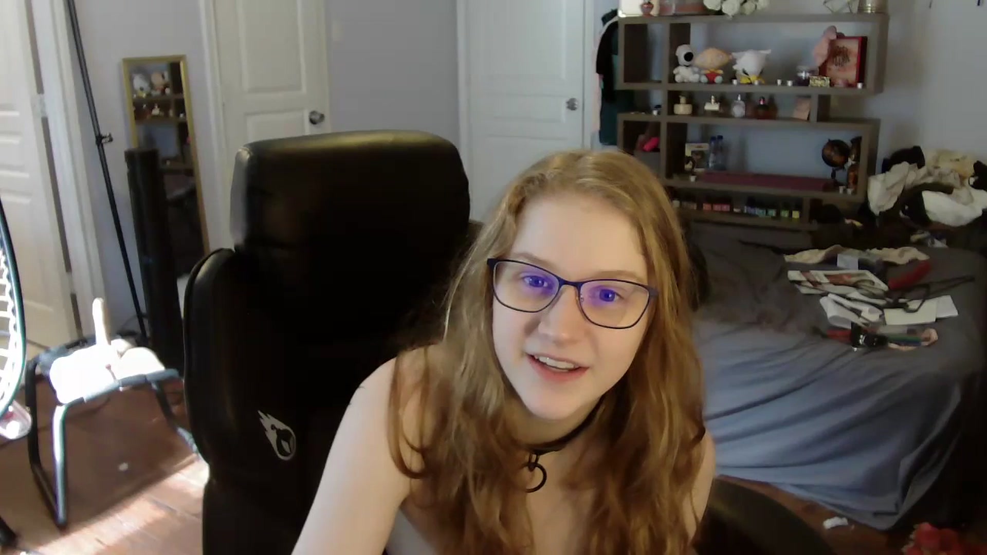 Gallery image thumbnail from Bunnydathug's myfreecams stream on, 07/10/2023, 15:05 image 3 of 20