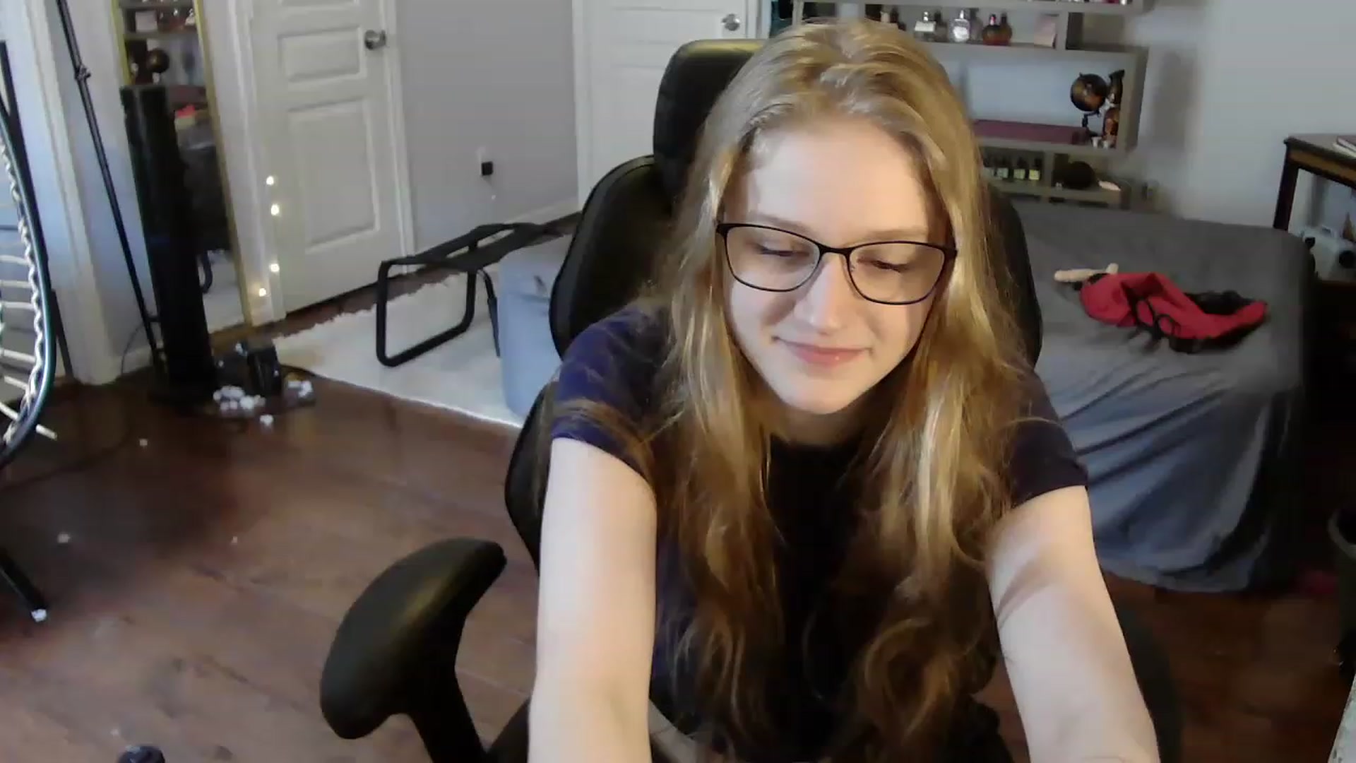 Gallery image thumbnail from Bunnydathug's myfreecams stream on, 07/13/2023, 19:25 image 5 of 20