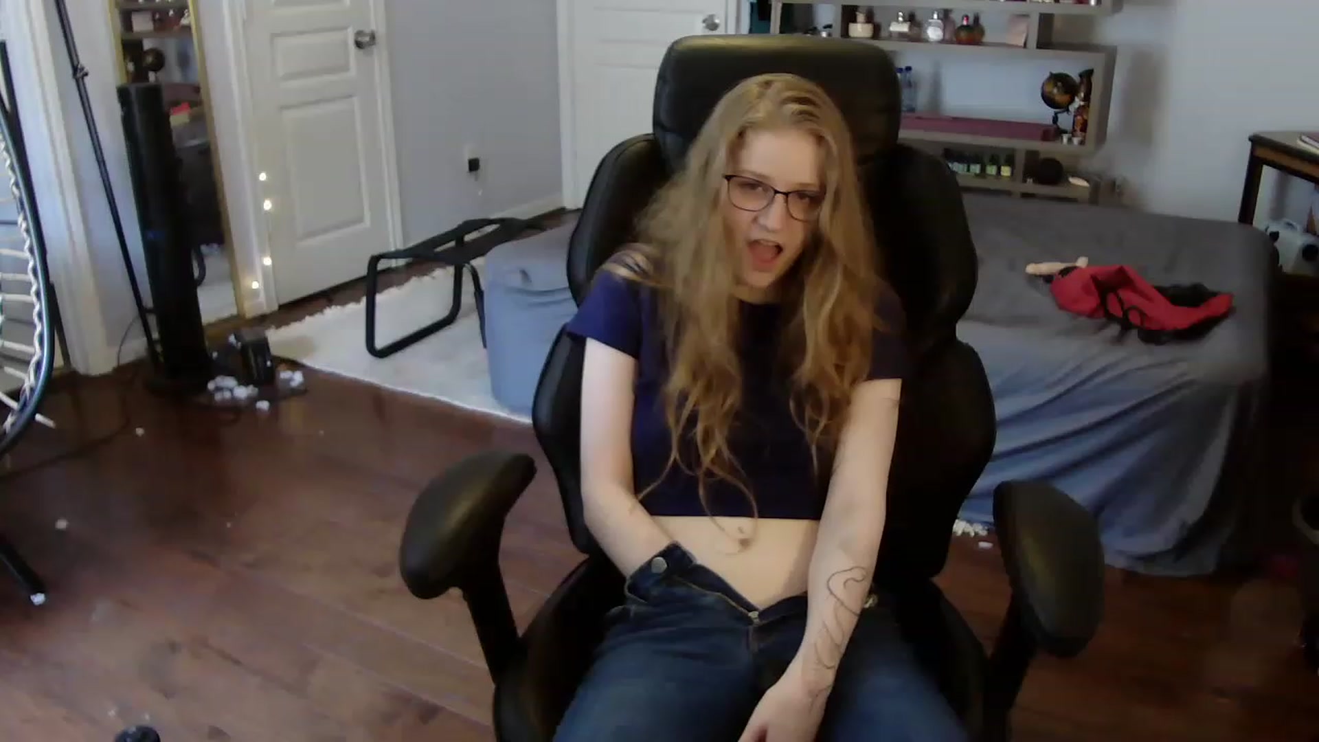 Gallery image thumbnail from Bunnydathug's myfreecams stream on, 07/13/2023, 19:25 image 3 of 20