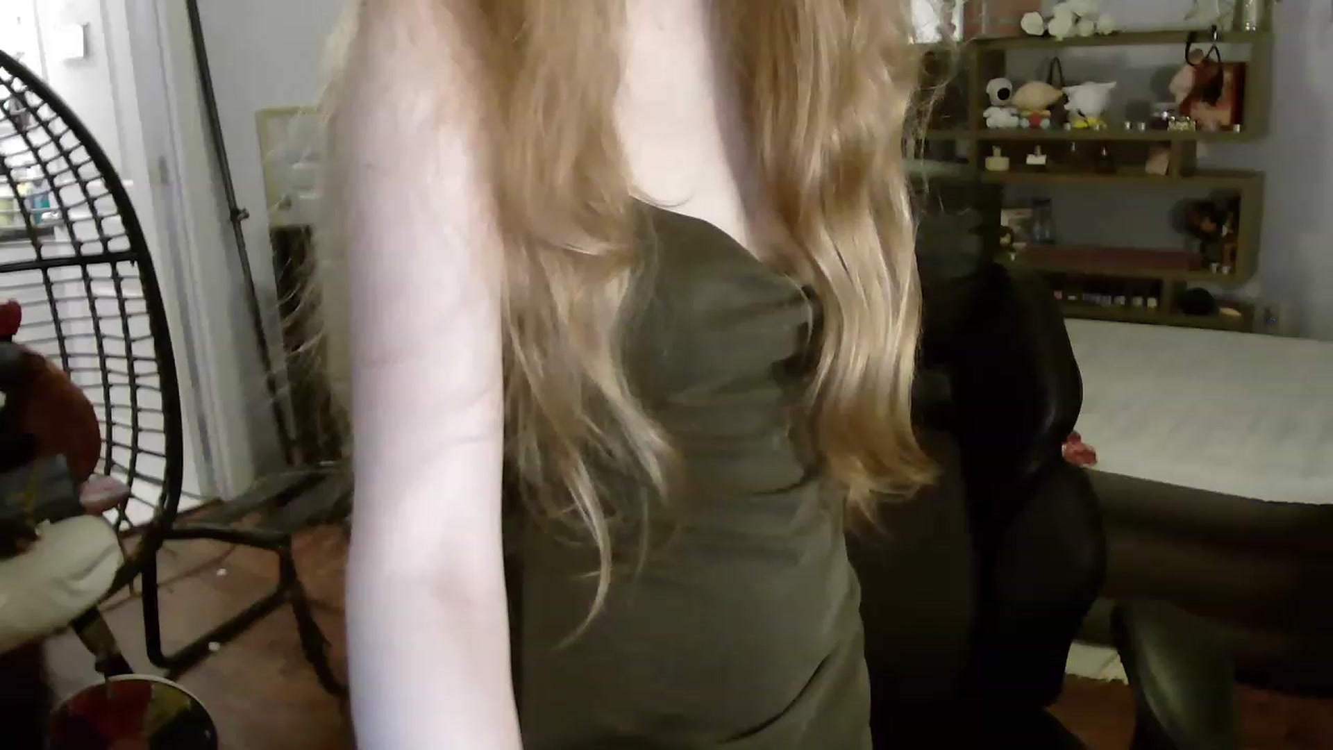 Gallery image thumbnail from Bunnydathug's myfreecams stream on, 07/14/2023, 11:00 image 11 of 20