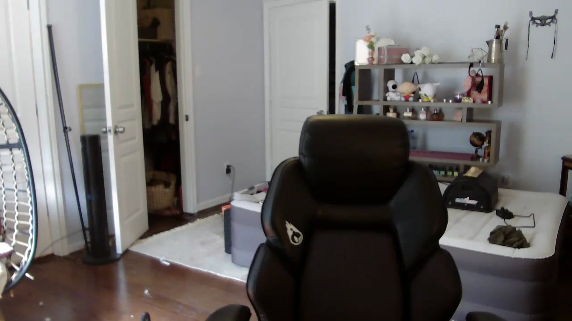 Gallery image thumbnail from Bunnydathug's myfreecams stream on, 07/15/2023, 15:57 image 14 of 20