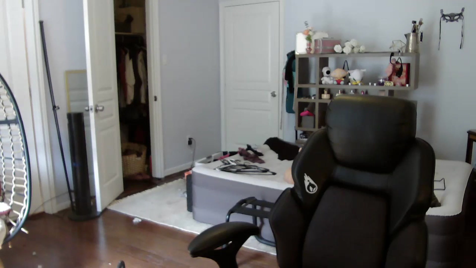 Gallery image thumbnail from Bunnydathug's myfreecams stream on, 07/15/2023, 15:57 image 7 of 20
