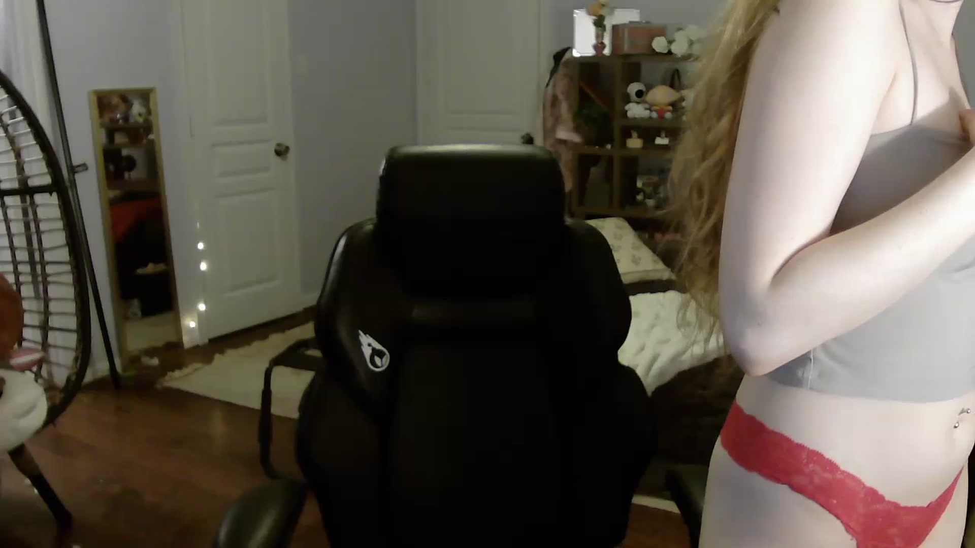 Gallery image thumbnail from Bunnydathug's myfreecams stream on, 07/19/2023, 11:33 image 11 of 20