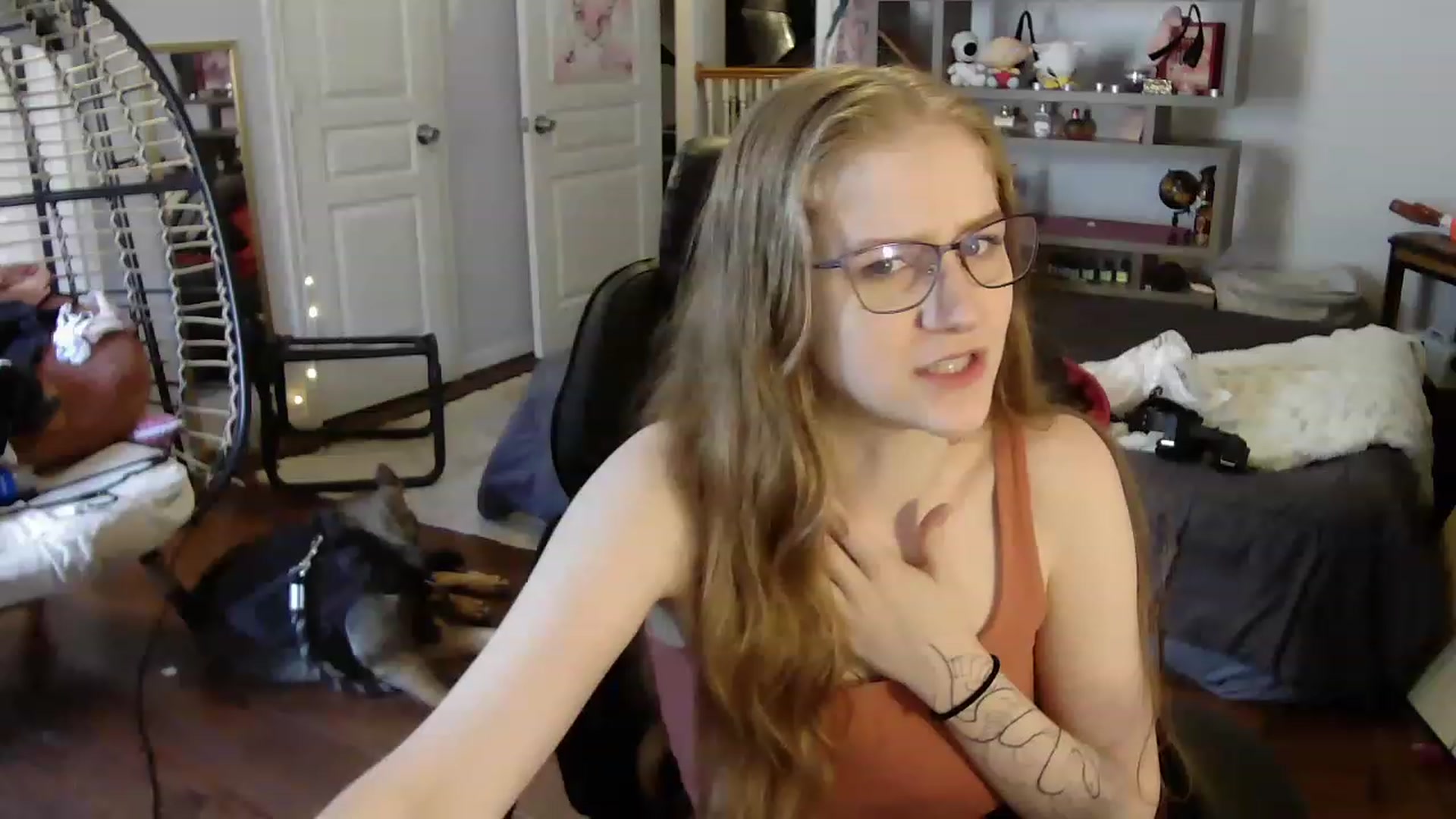 Gallery image thumbnail from Bunnydathug's myfreecams stream on, 07/22/2023, 19:13 image 8 of 20