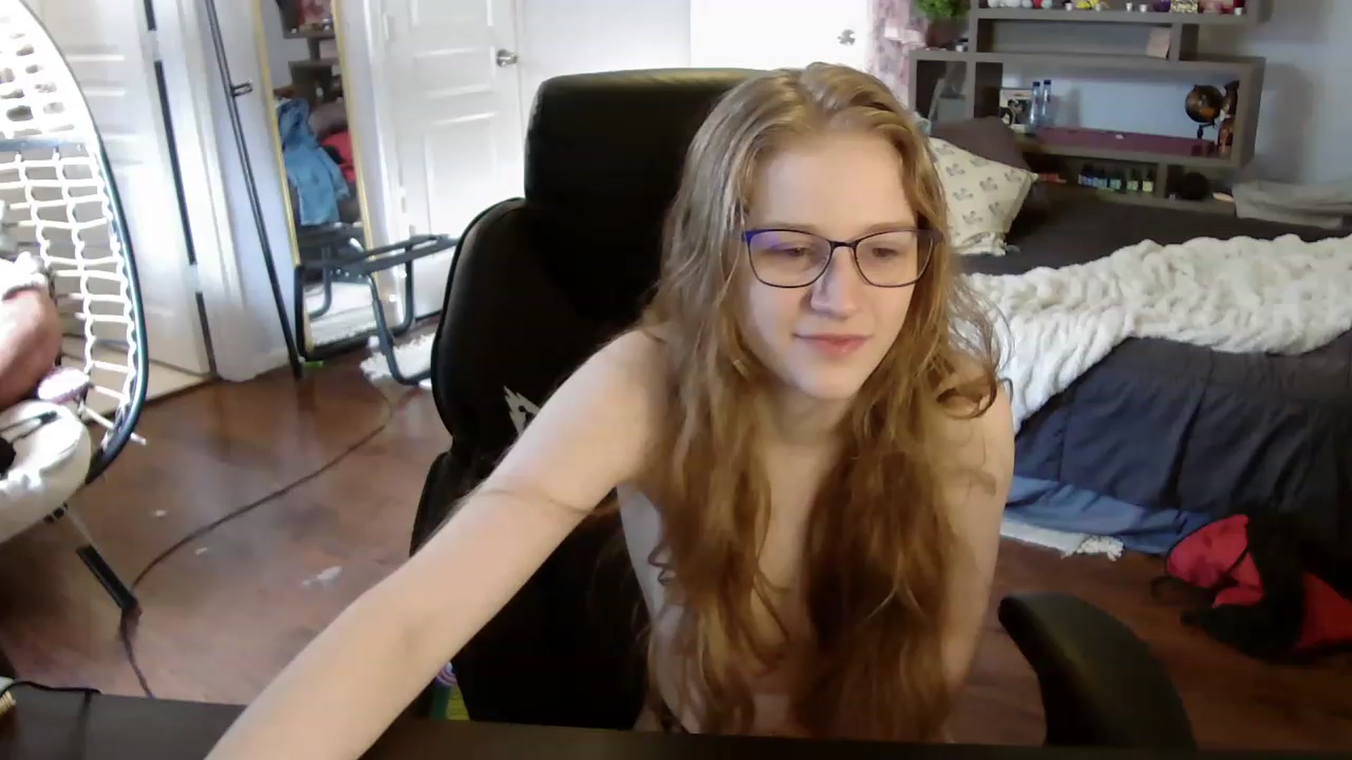 Gallery image thumbnail from Bunnydathug's myfreecams stream on, 07/23/2023, 16:47 image 6 of 20