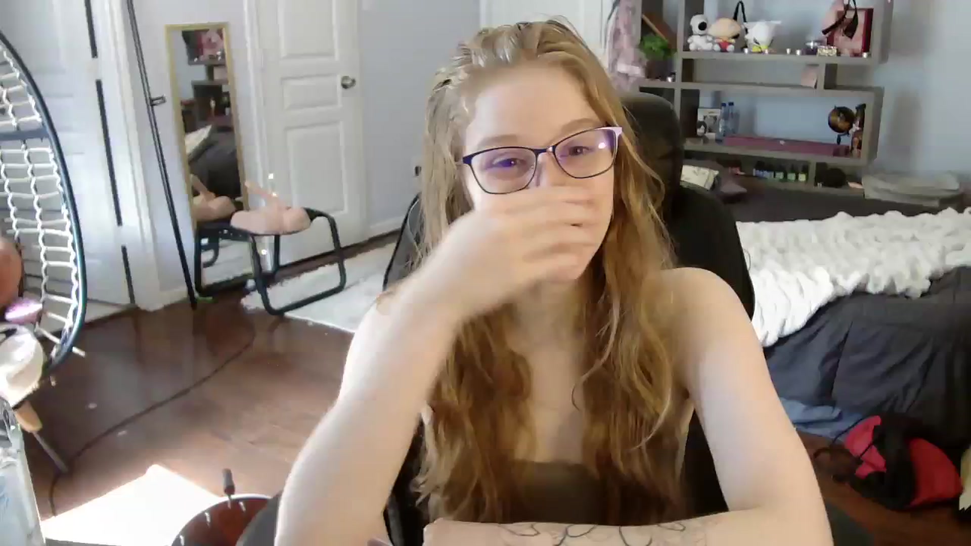 Gallery image thumbnail from Bunnydathug's myfreecams stream on, 07/24/2023, 16:48 image 10 of 20