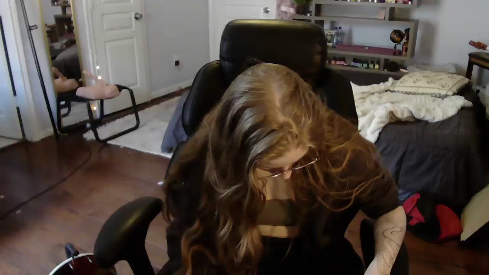 Gallery image thumbnail from Bunnydathug's myfreecams stream on, 07/24/2023, 19:36 image 6 of 20