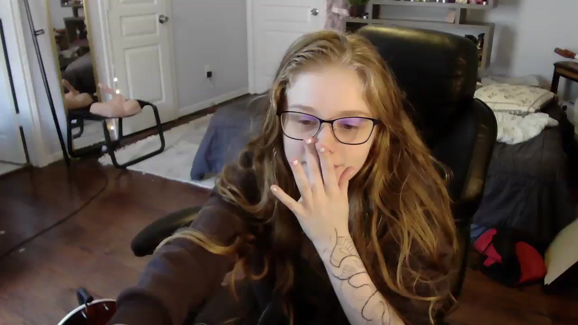 Gallery image thumbnail from Bunnydathug's myfreecams stream on, 07/24/2023, 19:36 image 7 of 20