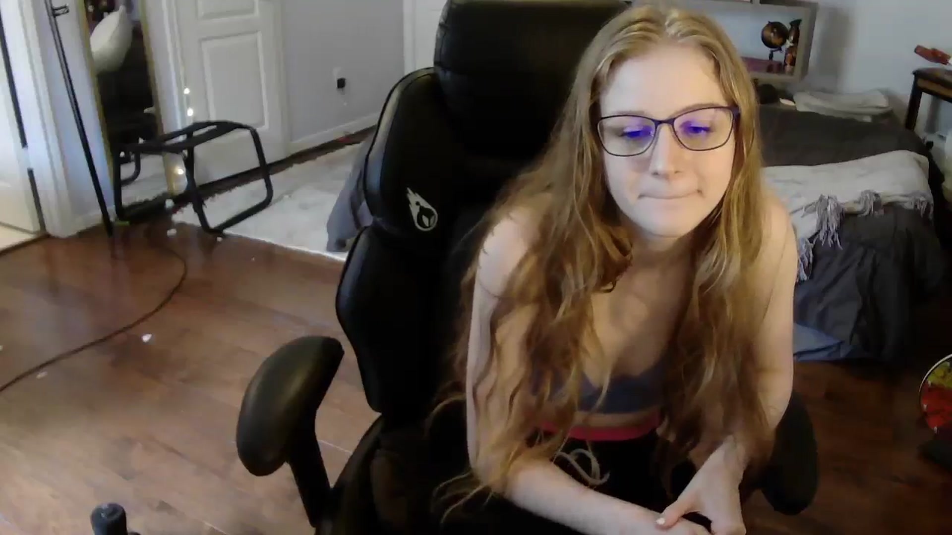 Gallery image thumbnail from Bunnydathug's myfreecams stream on, 07/25/2023, 18:26 image 5 of 20