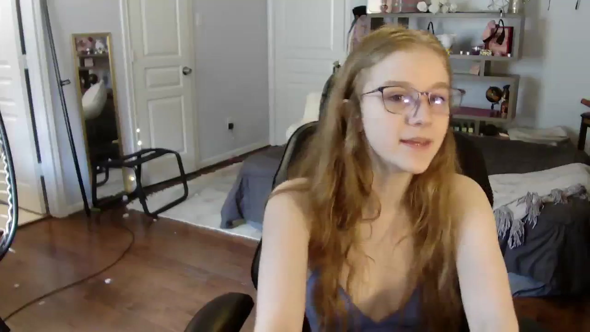 Gallery image thumbnail from Bunnydathug's myfreecams stream on, 07/25/2023, 18:26 image 14 of 20