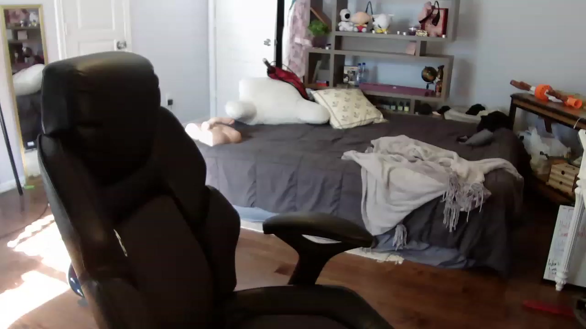 Gallery image thumbnail from Bunnydathug's myfreecams stream on, 07/27/2023, 14:49 image 6 of 20