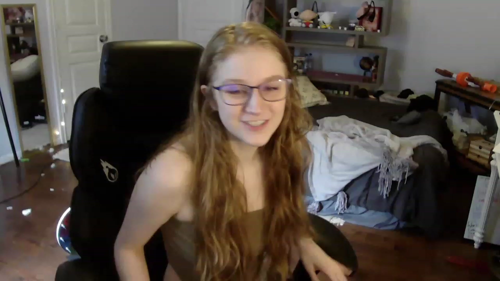 Gallery image thumbnail from Bunnydathug's myfreecams stream on, 07/27/2023, 14:49 image 12 of 20