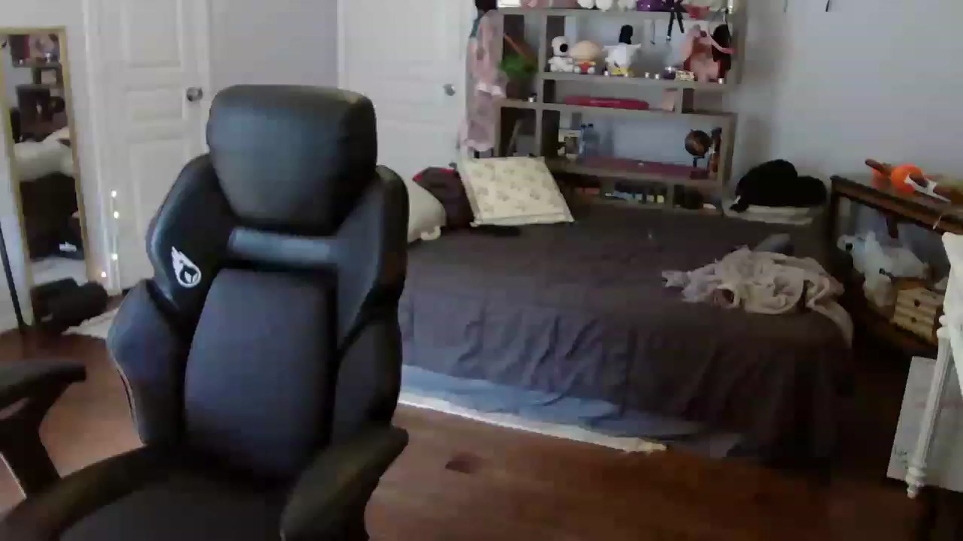 Gallery image thumbnail from Bunnydathug's myfreecams stream on, 07/28/2023, 15:19 image 19 of 20