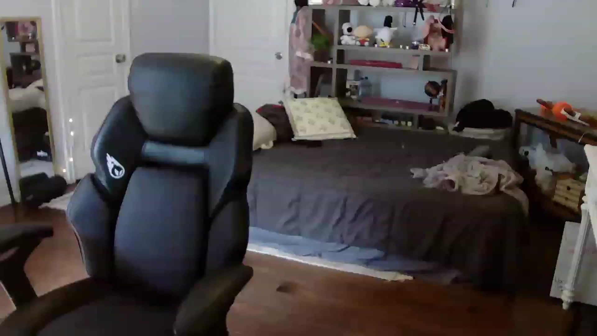 Gallery image thumbnail from Bunnydathug's myfreecams stream on, 07/28/2023, 15:19 image 14 of 20