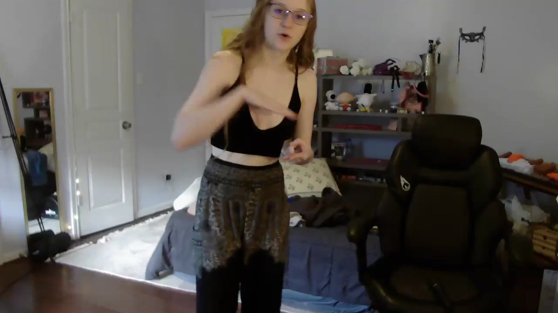 Gallery image thumbnail from Bunnydathug's myfreecams stream on, 07/29/2023, 13:34 image 15 of 20