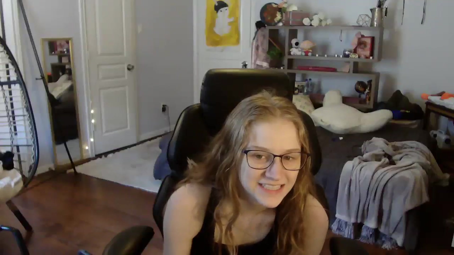 Gallery image thumbnail from Bunnydathug's myfreecams stream on, 08/03/2023, 17:51 image 18 of 20